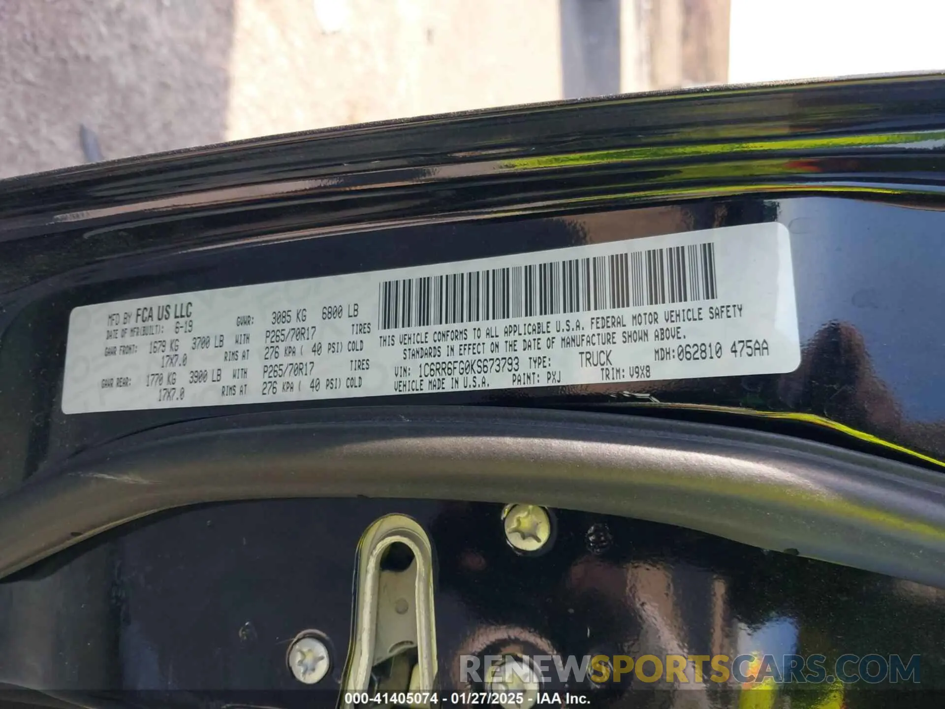 9 Photograph of a damaged car 1C6RR6FG0KS673793 RAM 1500 CLASSIC 2019