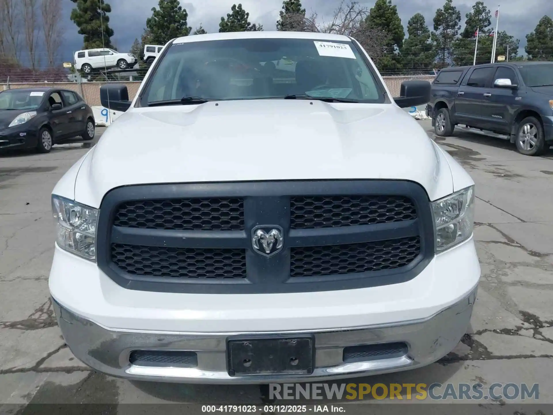 12 Photograph of a damaged car 1C6RR6FG1KS627826 RAM 1500 CLASSIC 2019