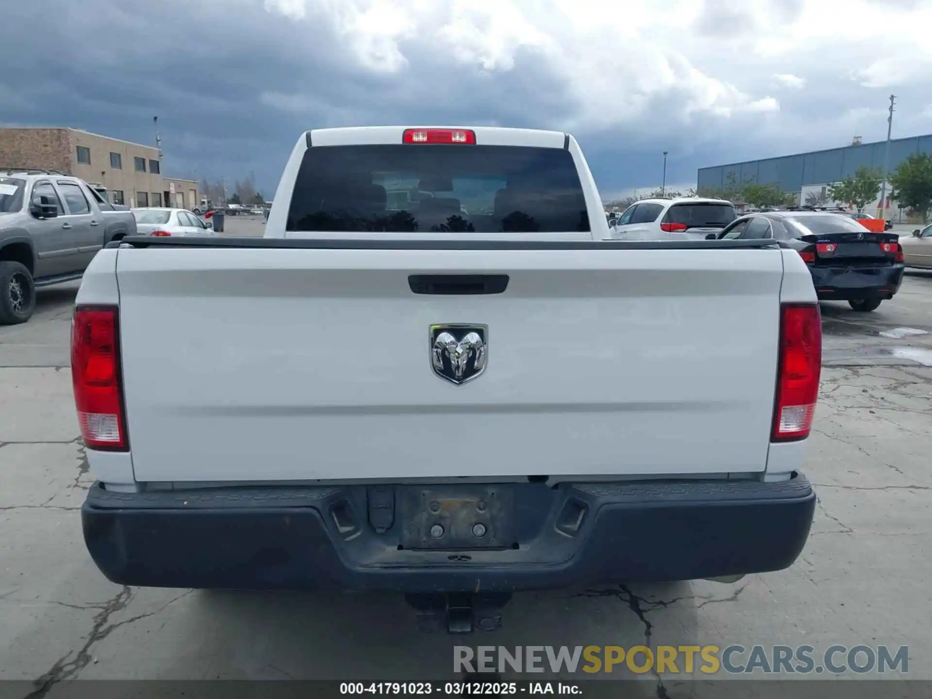 16 Photograph of a damaged car 1C6RR6FG1KS627826 RAM 1500 CLASSIC 2019