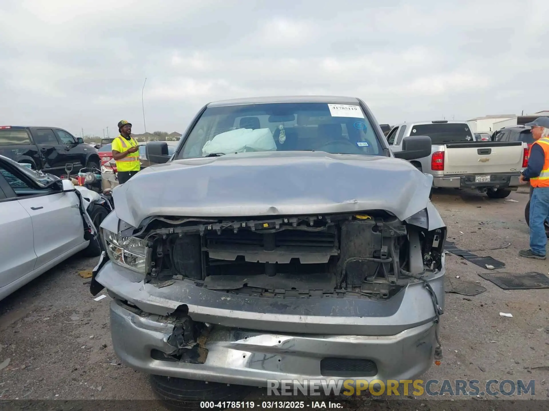 11 Photograph of a damaged car 1C6RR6FG1KS674435 RAM 1500 CLASSIC 2019