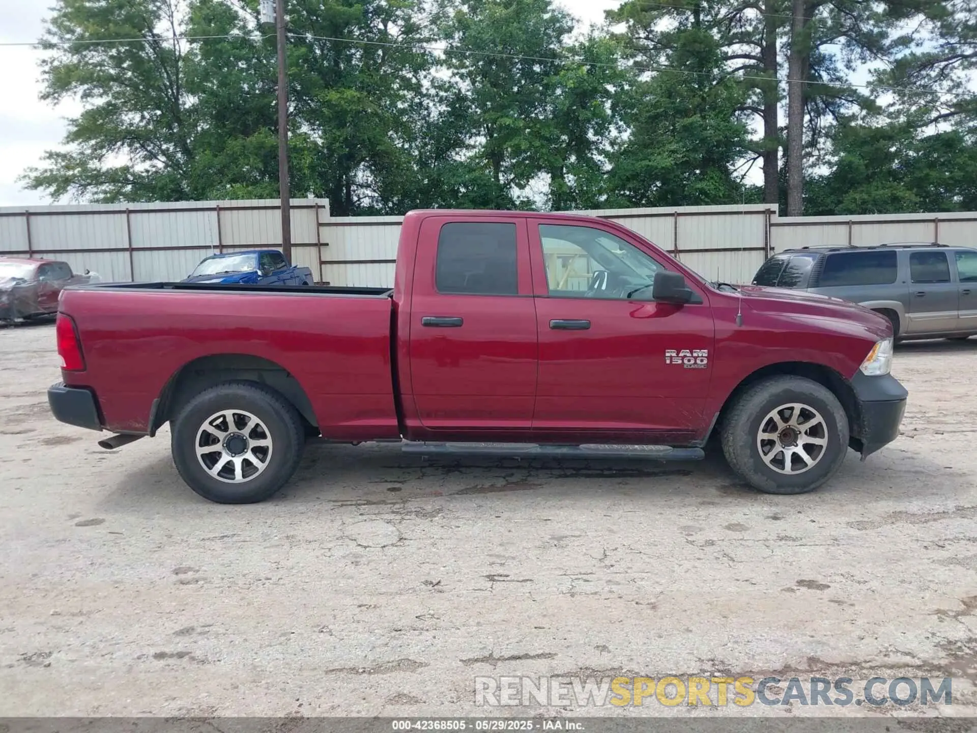 12 Photograph of a damaged car 1C6RR6FG2KS581343 RAM 1500 CLASSIC 2019