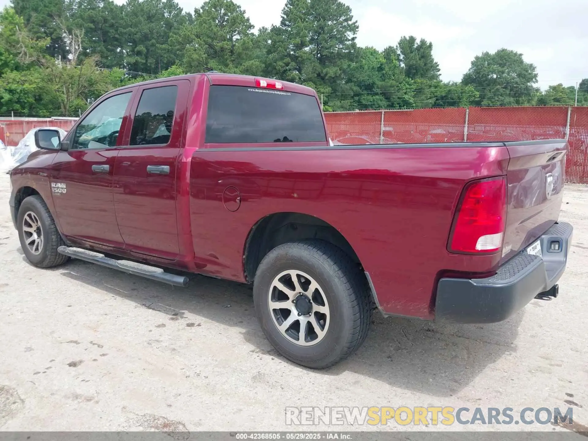 3 Photograph of a damaged car 1C6RR6FG2KS581343 RAM 1500 CLASSIC 2019