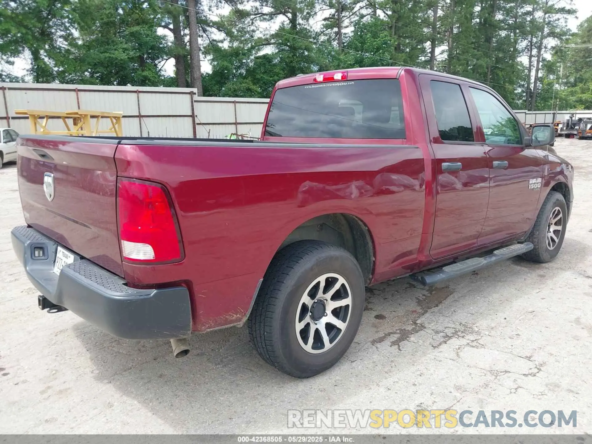 4 Photograph of a damaged car 1C6RR6FG2KS581343 RAM 1500 CLASSIC 2019