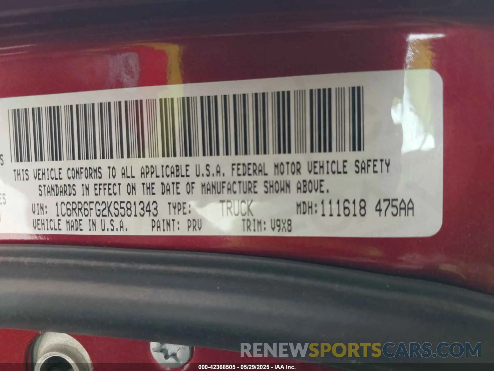 9 Photograph of a damaged car 1C6RR6FG2KS581343 RAM 1500 CLASSIC 2019