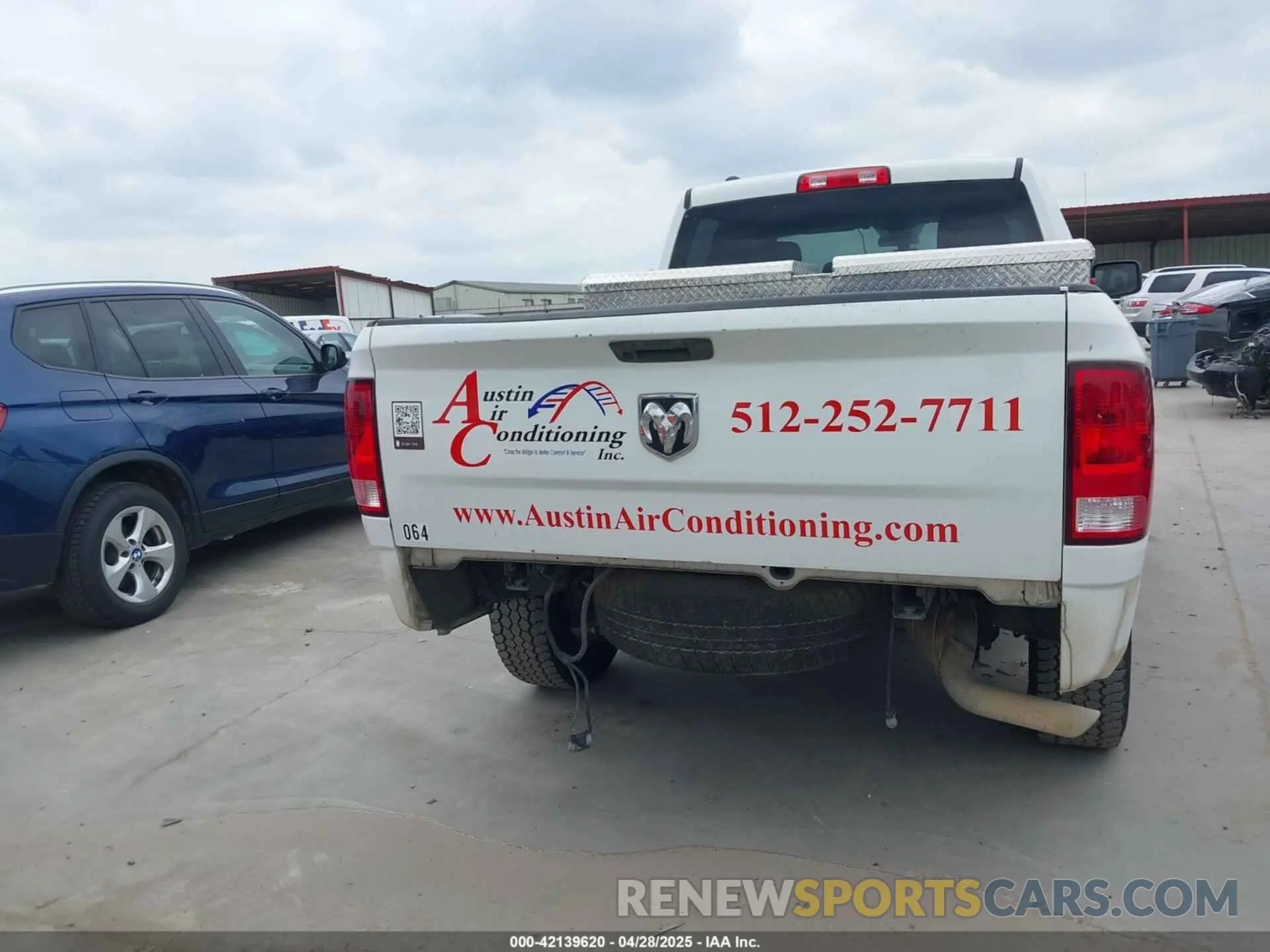 16 Photograph of a damaged car 1C6RR6FG2KS702064 RAM 1500 CLASSIC 2019