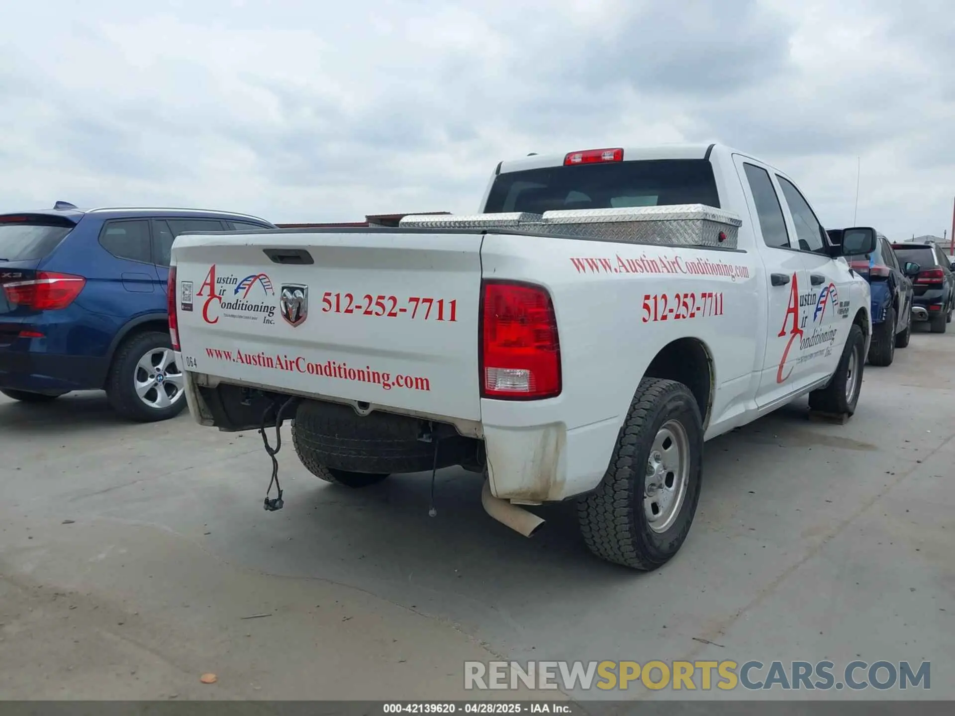 4 Photograph of a damaged car 1C6RR6FG2KS702064 RAM 1500 CLASSIC 2019