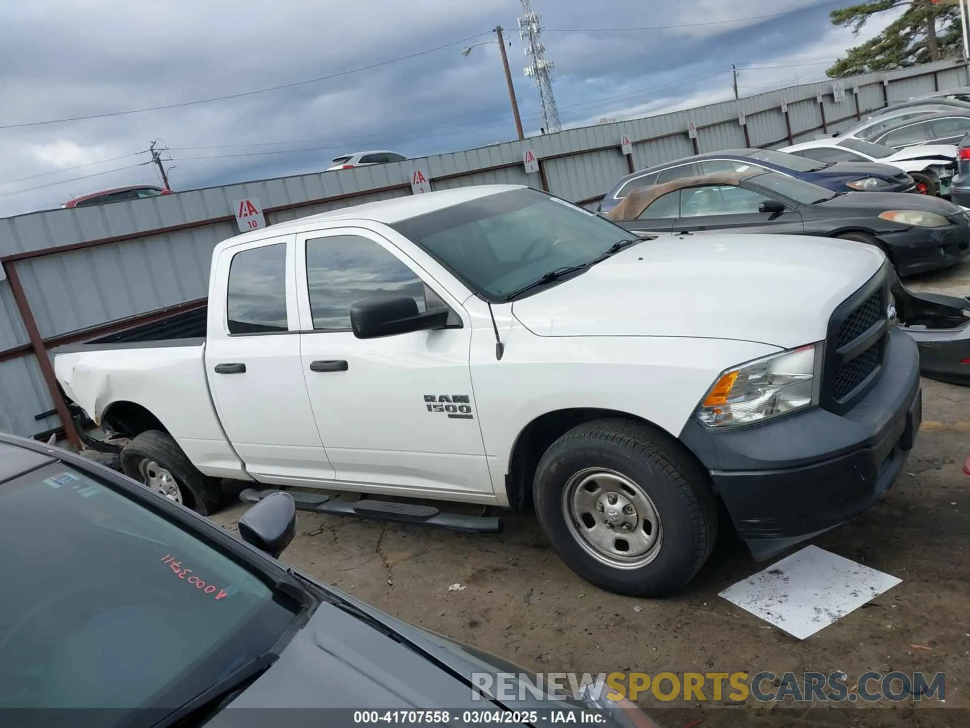 13 Photograph of a damaged car 1C6RR6FG4KS515764 RAM 1500 CLASSIC 2019