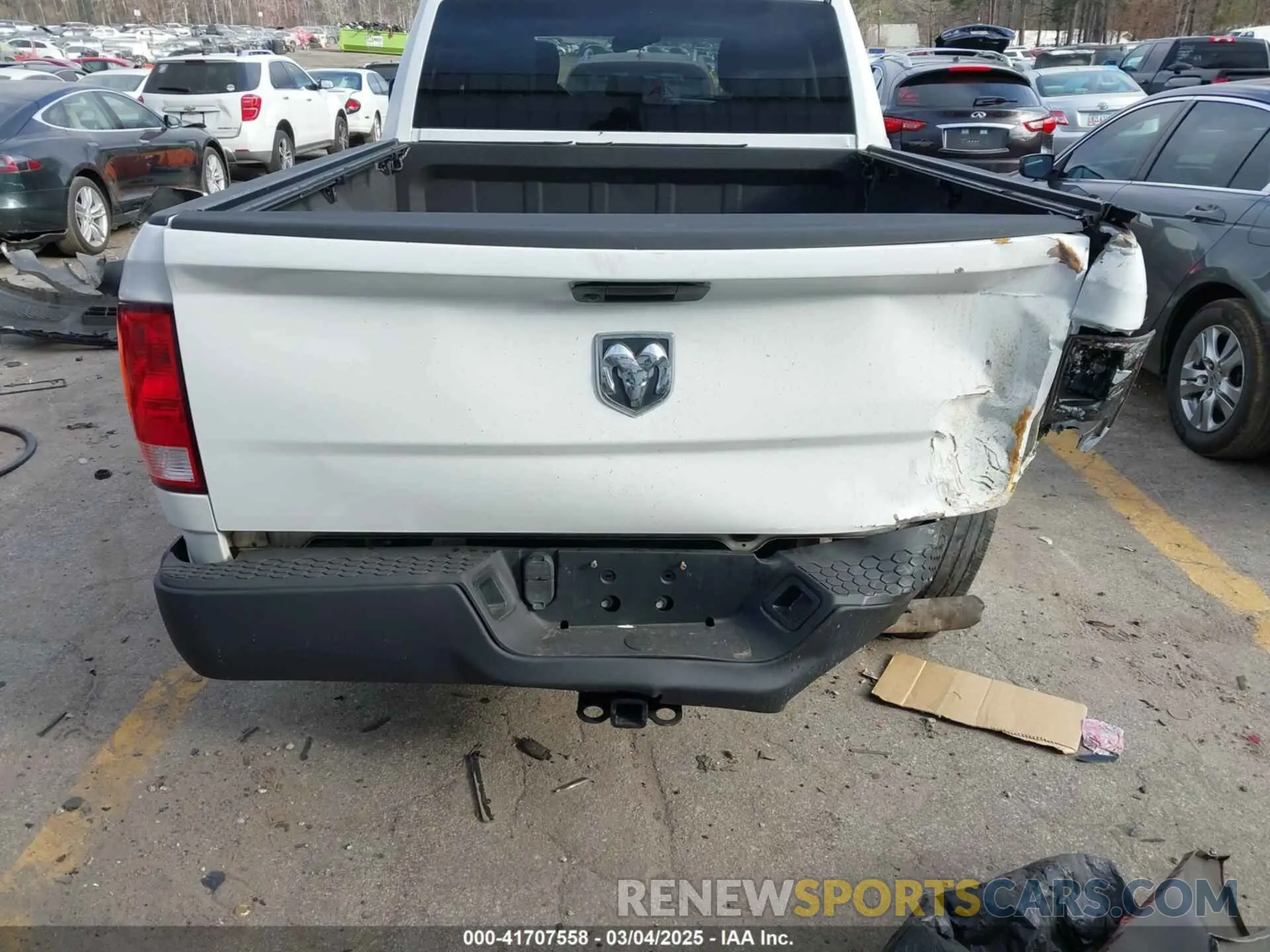 6 Photograph of a damaged car 1C6RR6FG4KS515764 RAM 1500 CLASSIC 2019