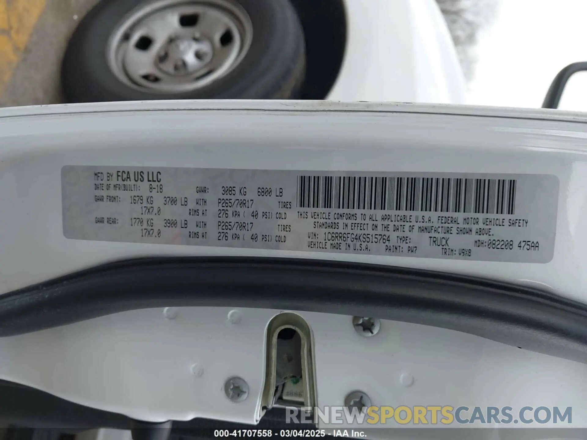 9 Photograph of a damaged car 1C6RR6FG4KS515764 RAM 1500 CLASSIC 2019