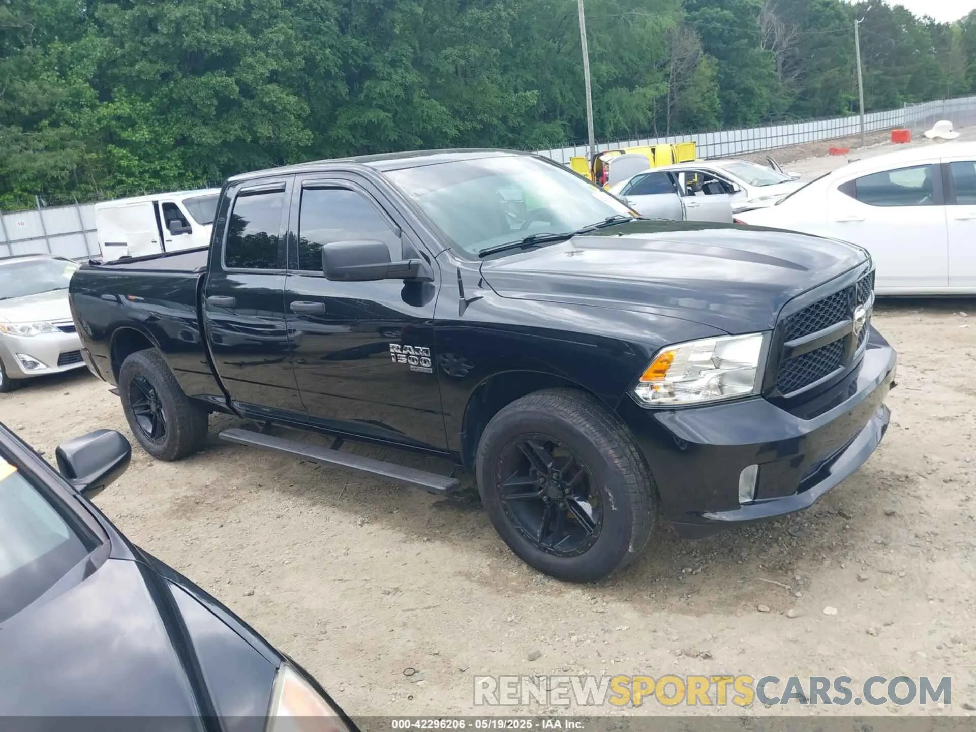 13 Photograph of a damaged car 1C6RR6FG5KS528684 RAM 1500 CLASSIC 2019