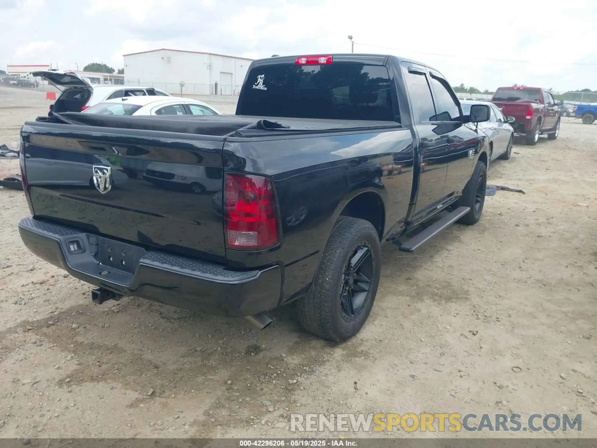 4 Photograph of a damaged car 1C6RR6FG5KS528684 RAM 1500 CLASSIC 2019
