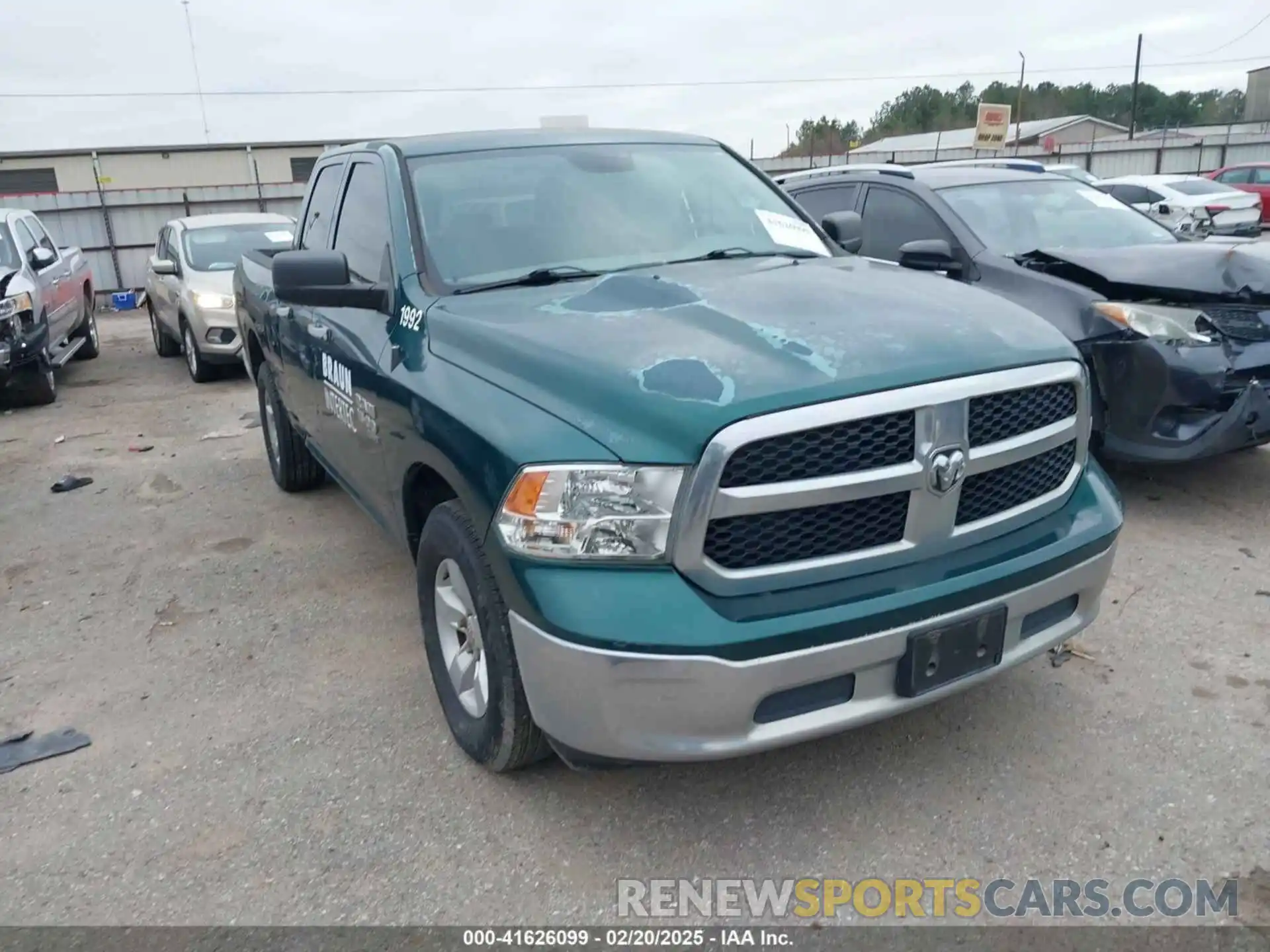 1 Photograph of a damaged car 1C6RR6FG5KS604551 RAM 1500 CLASSIC 2019