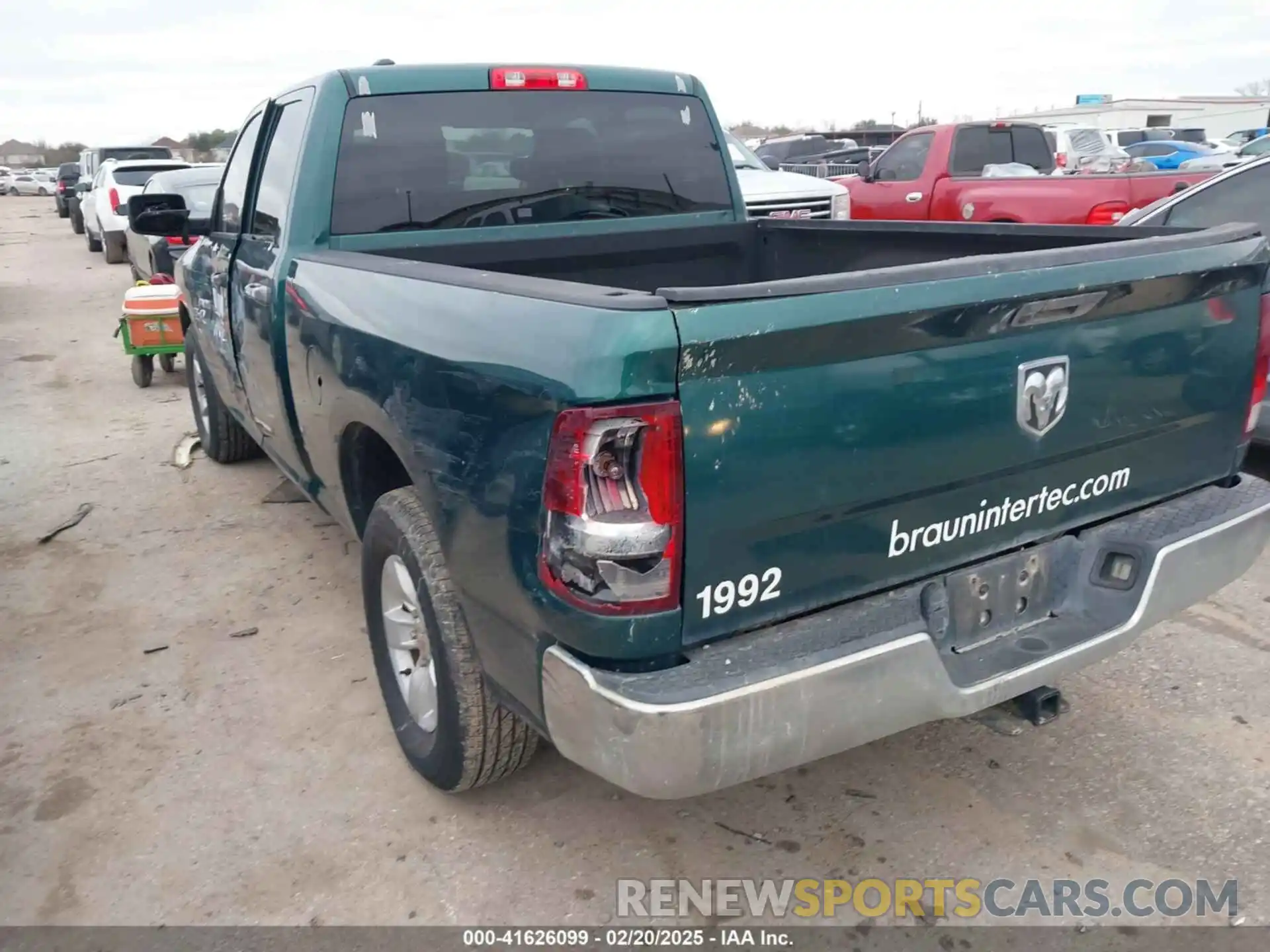 3 Photograph of a damaged car 1C6RR6FG5KS604551 RAM 1500 CLASSIC 2019