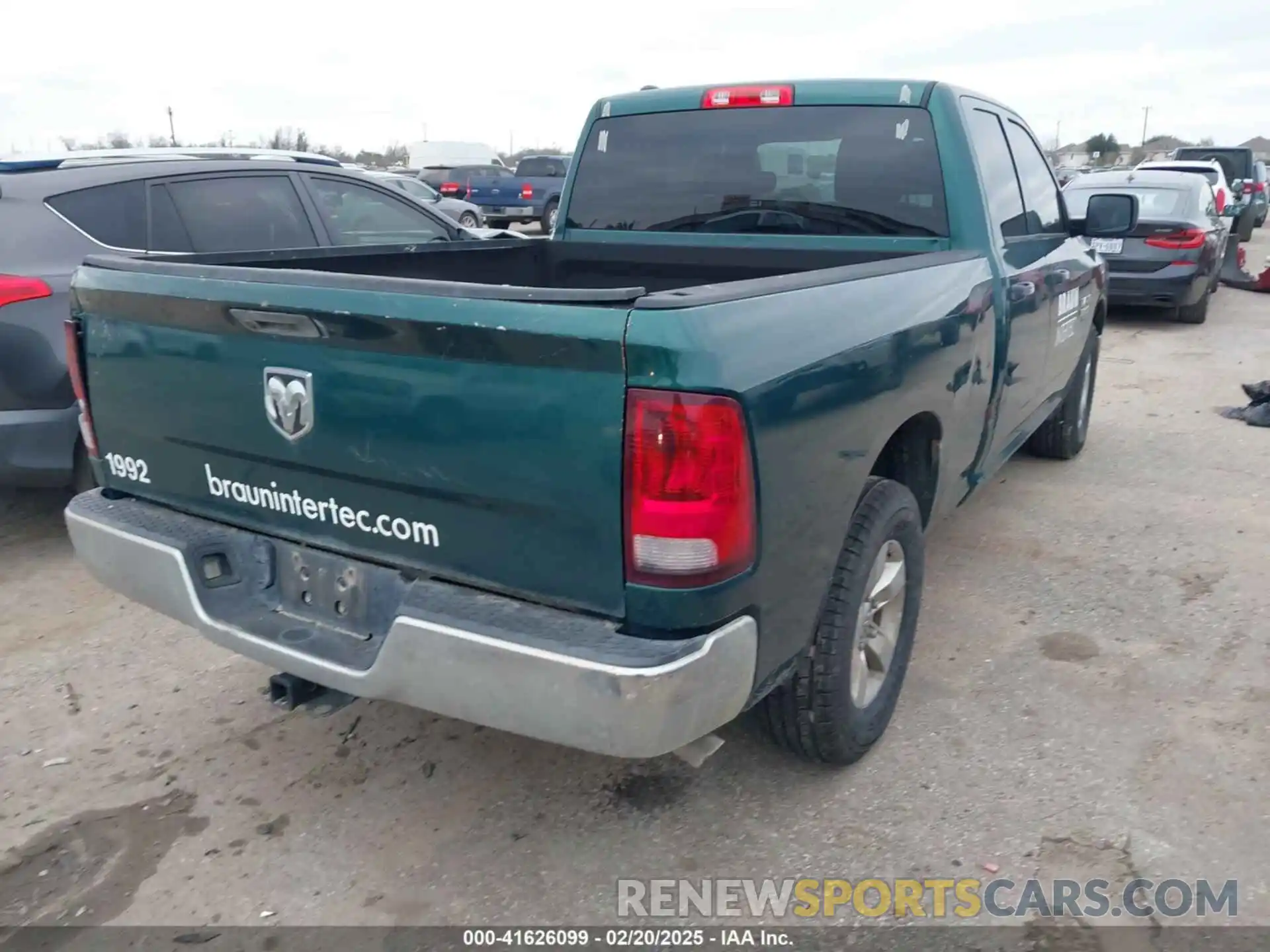 4 Photograph of a damaged car 1C6RR6FG5KS604551 RAM 1500 CLASSIC 2019