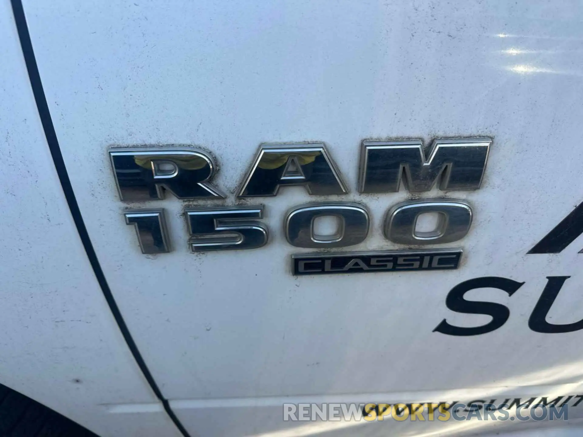 1 Photograph of a damaged car 1C6RR6FG6KS608947 RAM 1500 CLASSIC 2019