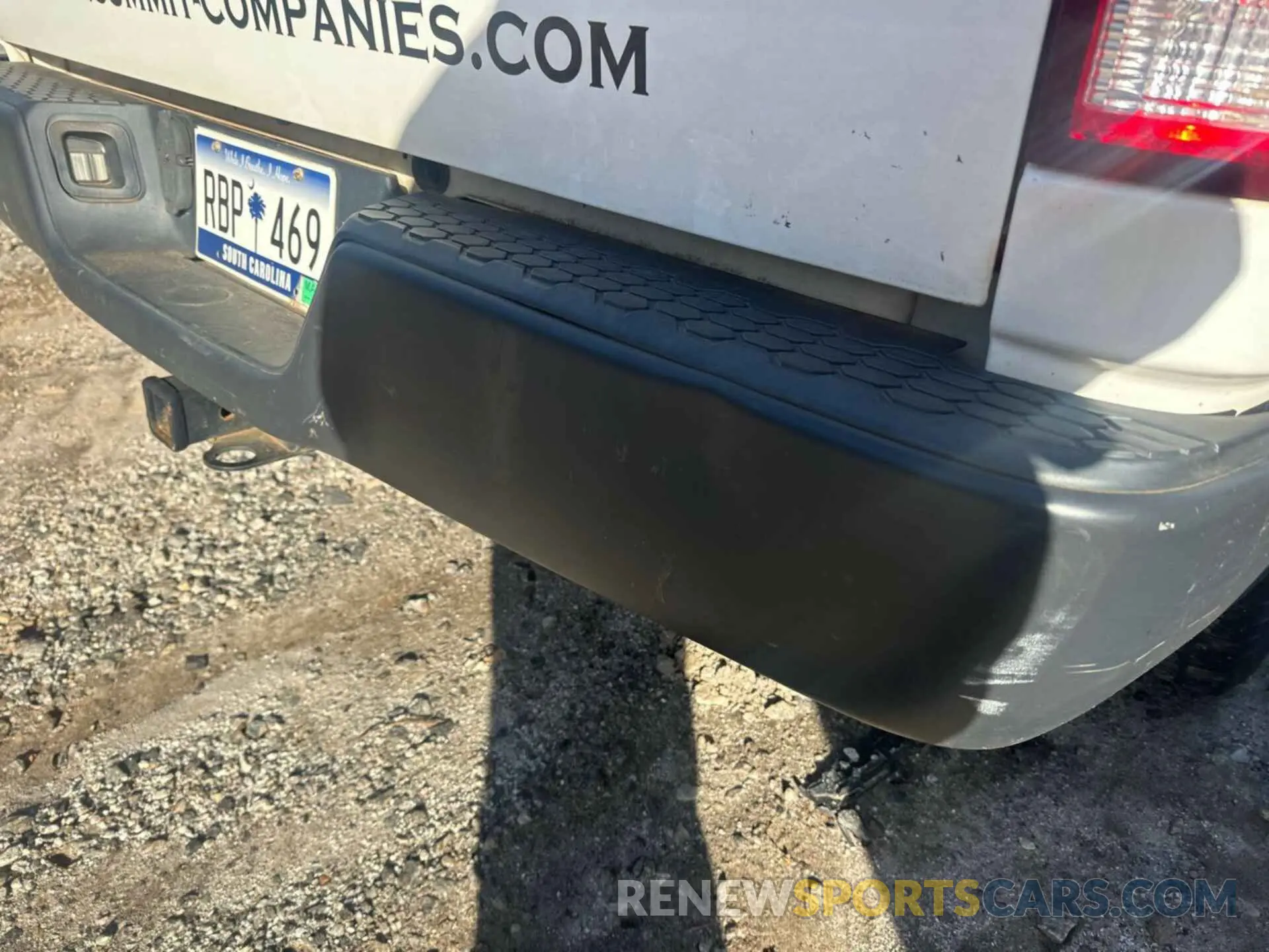 13 Photograph of a damaged car 1C6RR6FG6KS608947 RAM 1500 CLASSIC 2019