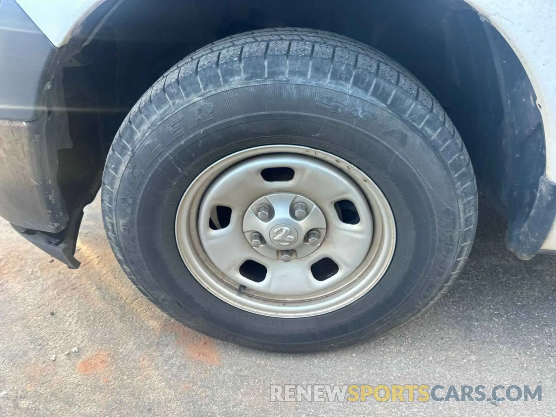 16 Photograph of a damaged car 1C6RR6FG6KS608947 RAM 1500 CLASSIC 2019