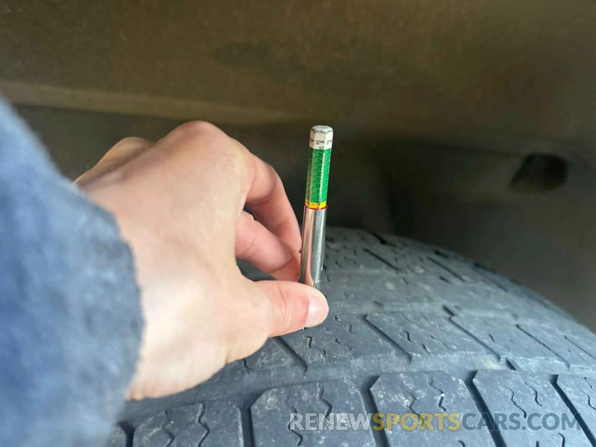 28 Photograph of a damaged car 1C6RR6FG6KS608947 RAM 1500 CLASSIC 2019