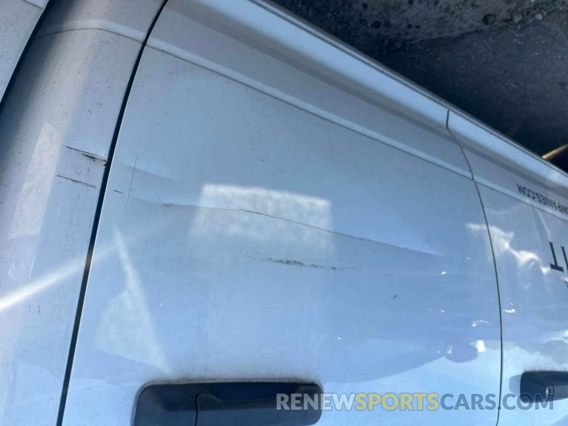 8 Photograph of a damaged car 1C6RR6FG6KS608947 RAM 1500 CLASSIC 2019