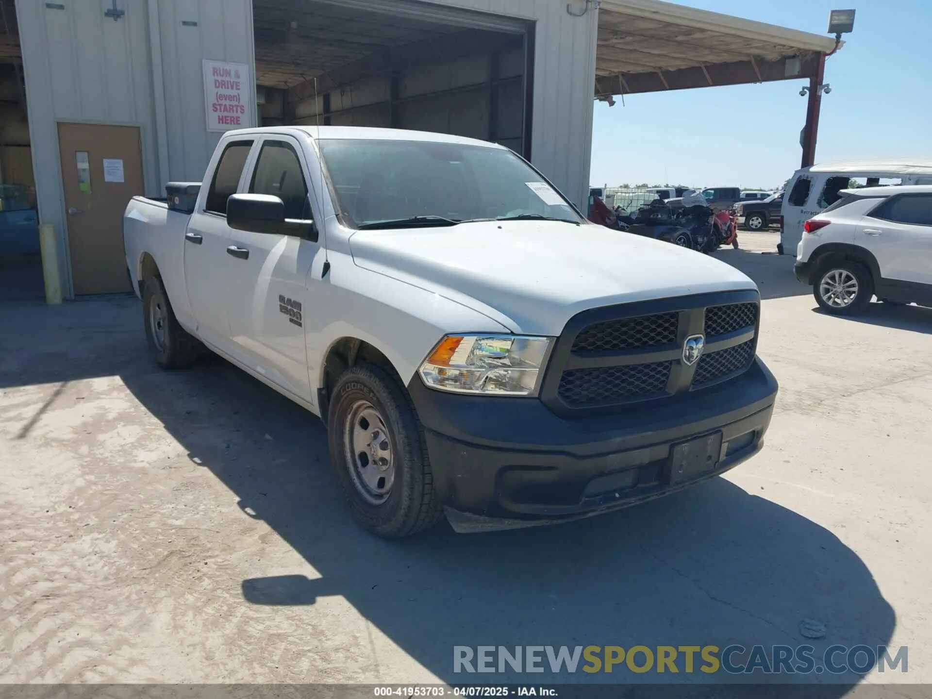 1 Photograph of a damaged car 1C6RR6FG7KS610478 RAM 1500 CLASSIC 2019