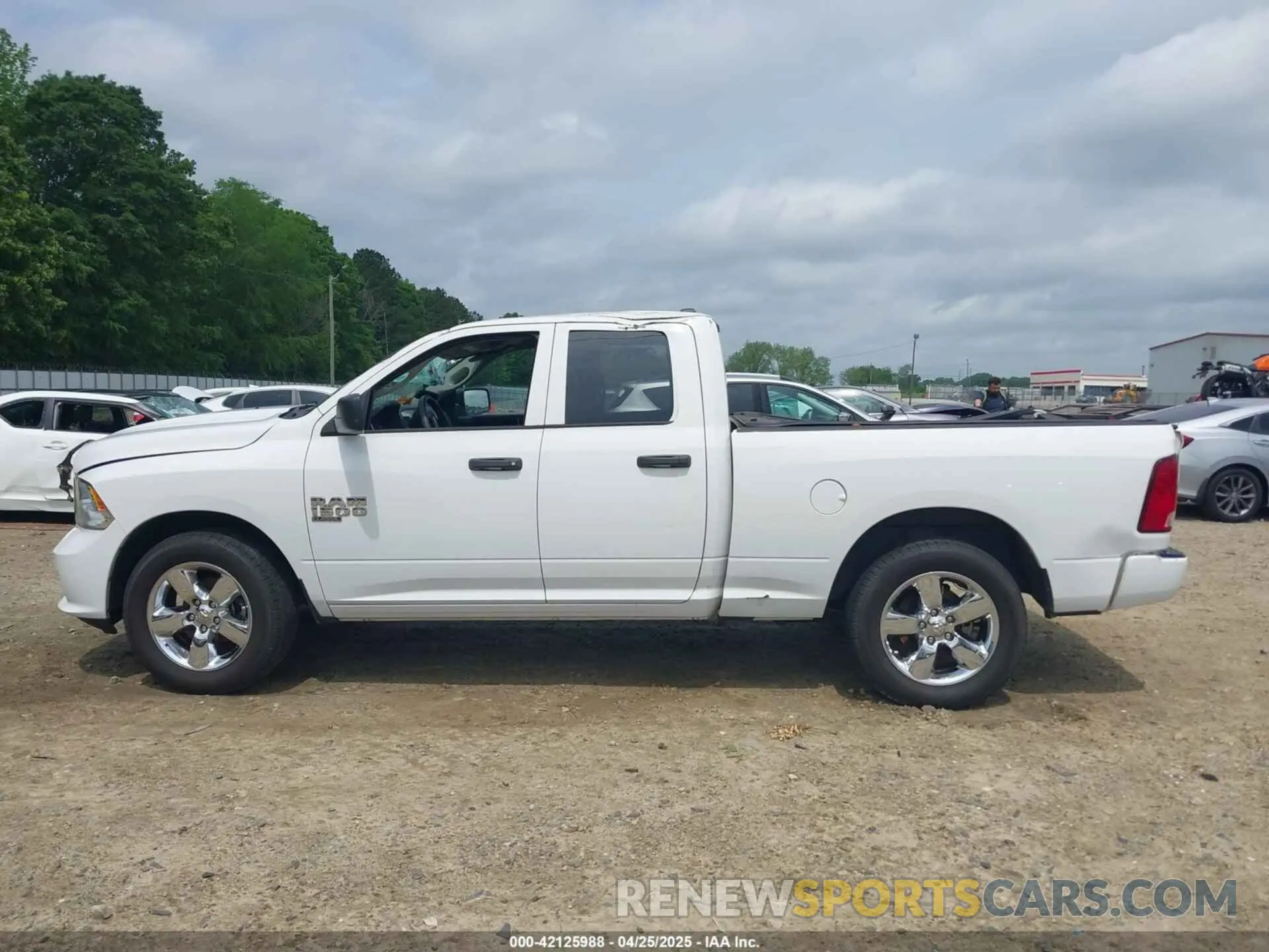 14 Photograph of a damaged car 1C6RR6FG8KS500099 RAM 1500 CLASSIC 2019