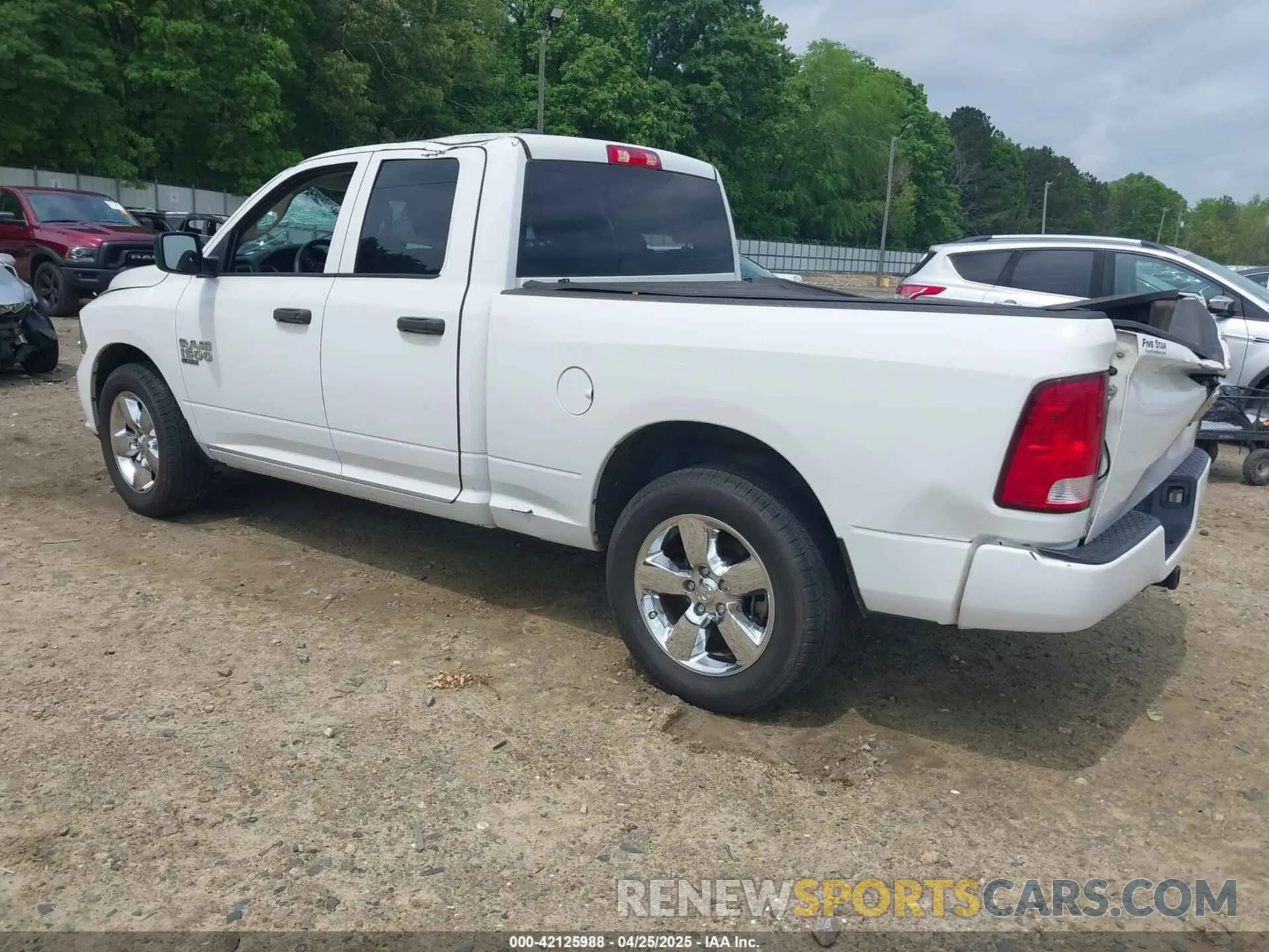 3 Photograph of a damaged car 1C6RR6FG8KS500099 RAM 1500 CLASSIC 2019