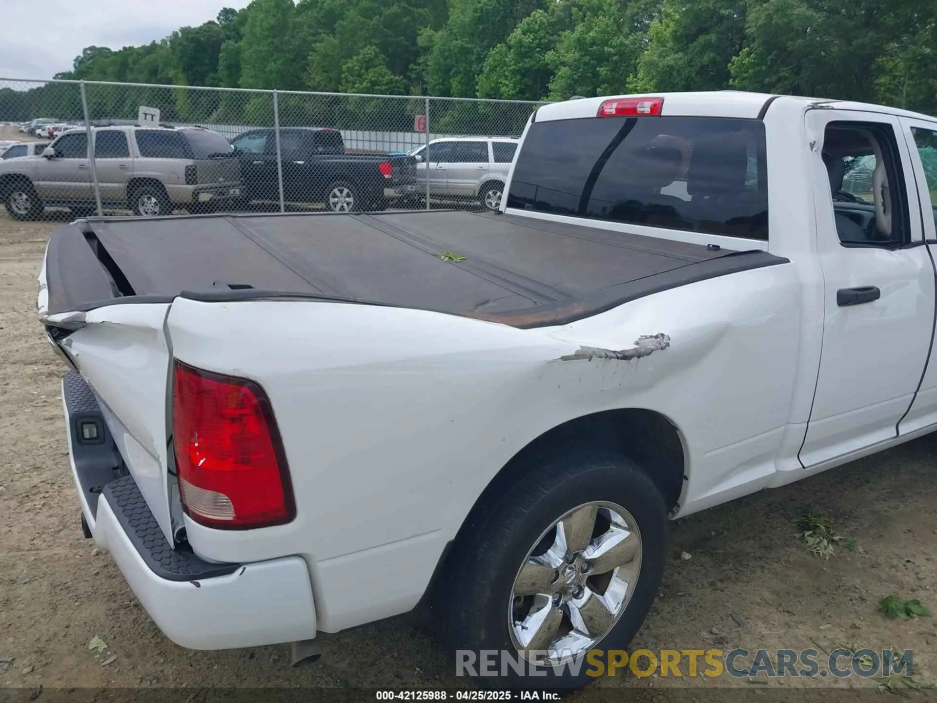 6 Photograph of a damaged car 1C6RR6FG8KS500099 RAM 1500 CLASSIC 2019