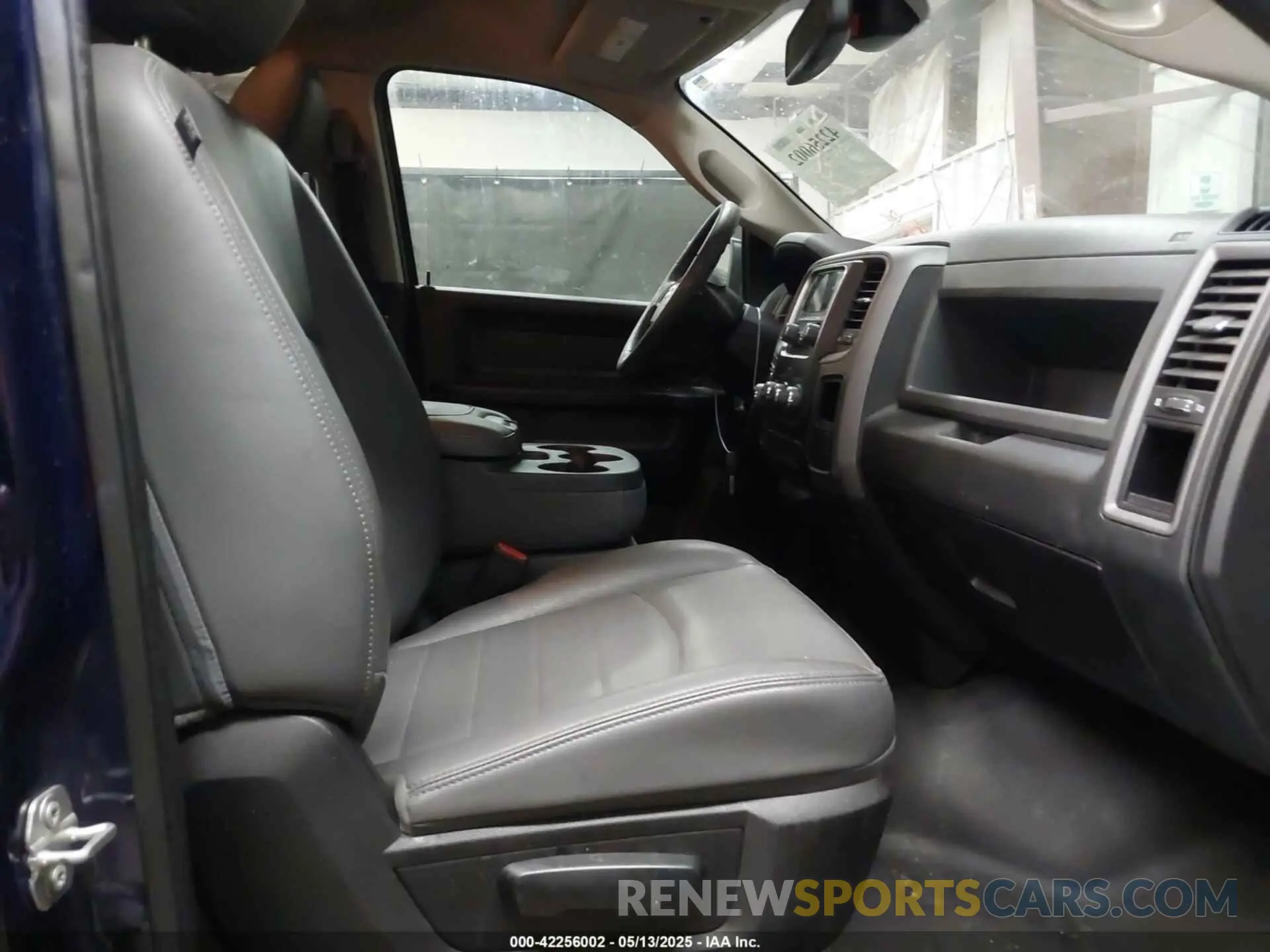 5 Photograph of a damaged car 1C6RR6FG8KS586787 RAM 1500 CLASSIC 2019