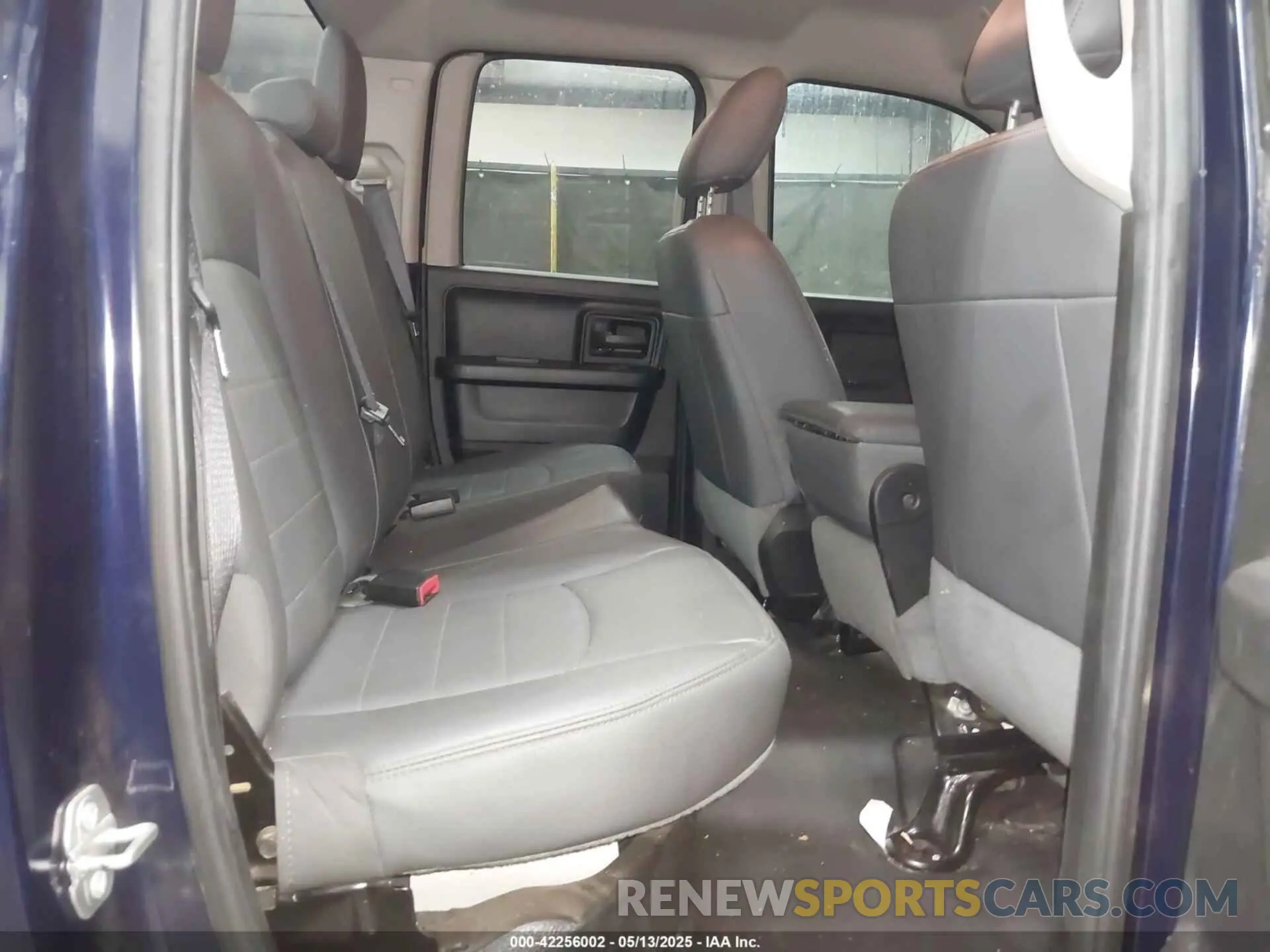8 Photograph of a damaged car 1C6RR6FG8KS586787 RAM 1500 CLASSIC 2019