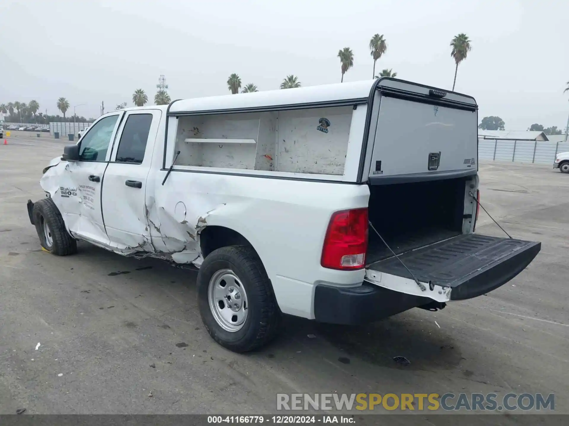 3 Photograph of a damaged car 1C6RR6FG8KS733349 RAM 1500 CLASSIC 2019