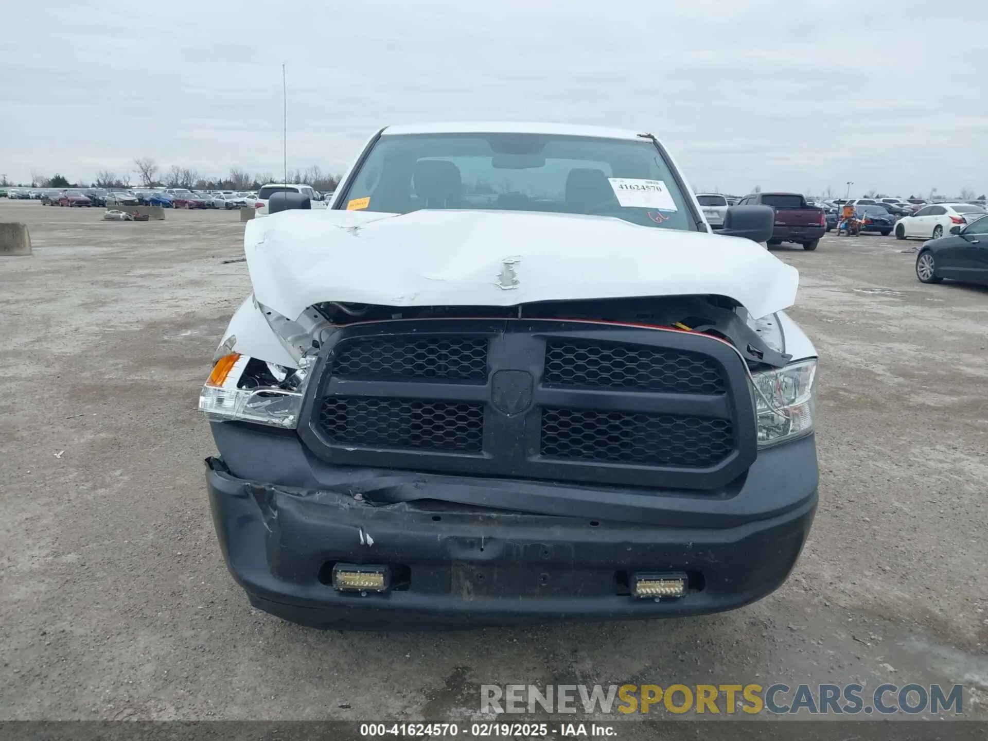 11 Photograph of a damaged car 1C6RR6FG9KS581436 RAM 1500 CLASSIC 2019