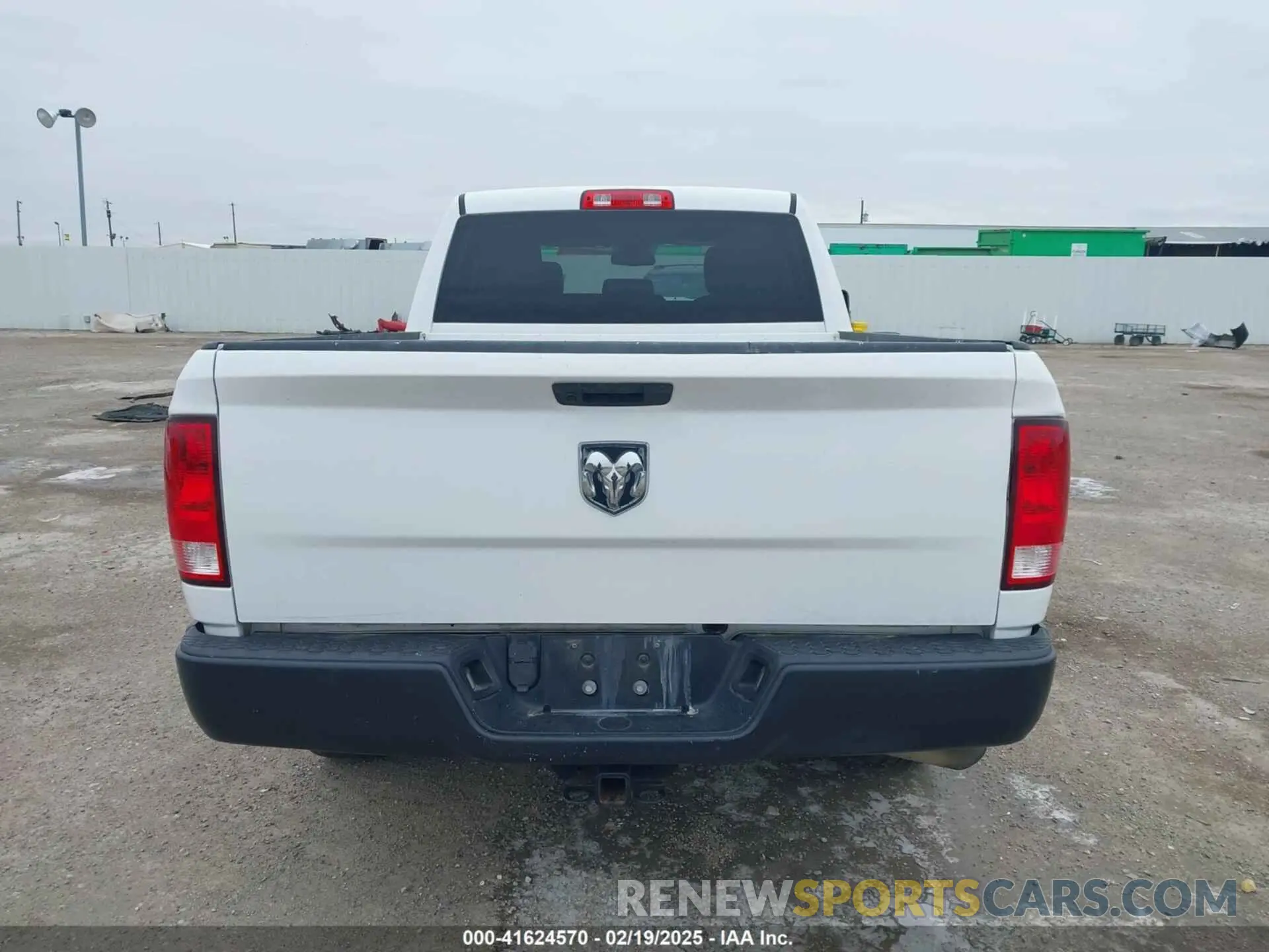 15 Photograph of a damaged car 1C6RR6FG9KS581436 RAM 1500 CLASSIC 2019
