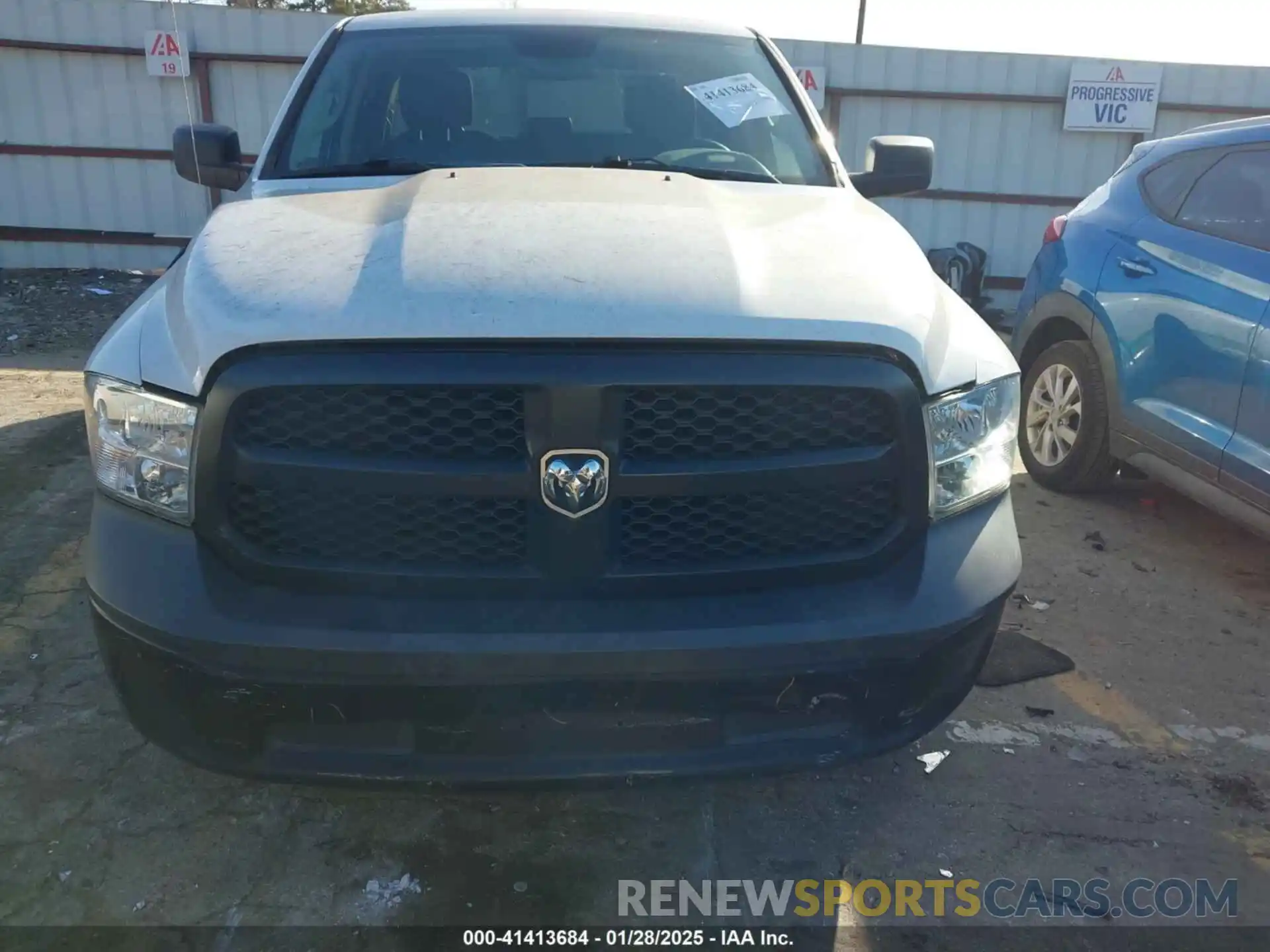 18 Photograph of a damaged car 1C6RR6FG9KS733134 RAM 1500 CLASSIC 2019