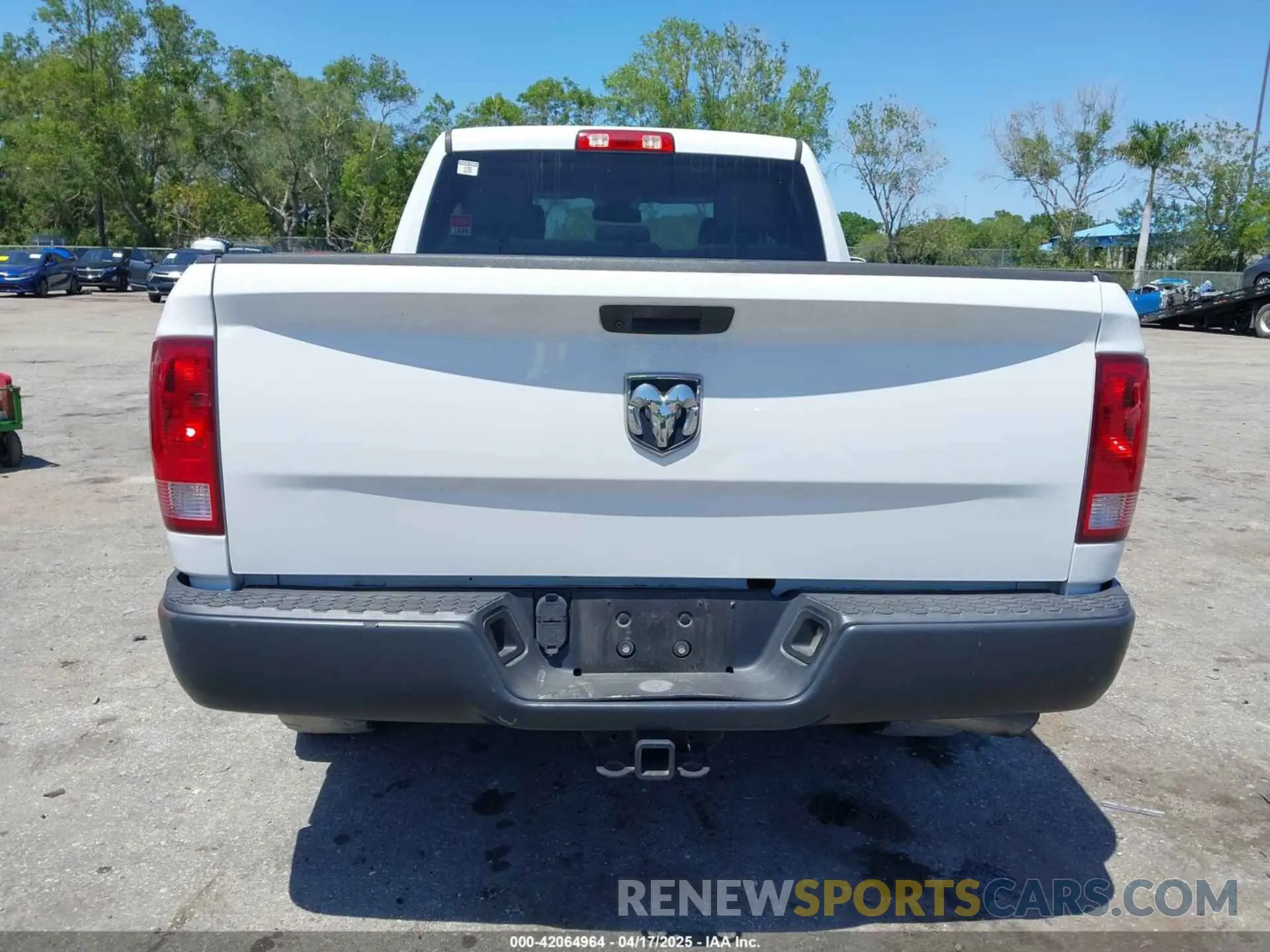 17 Photograph of a damaged car 1C6RR6FGXKS707254 RAM 1500 CLASSIC 2019