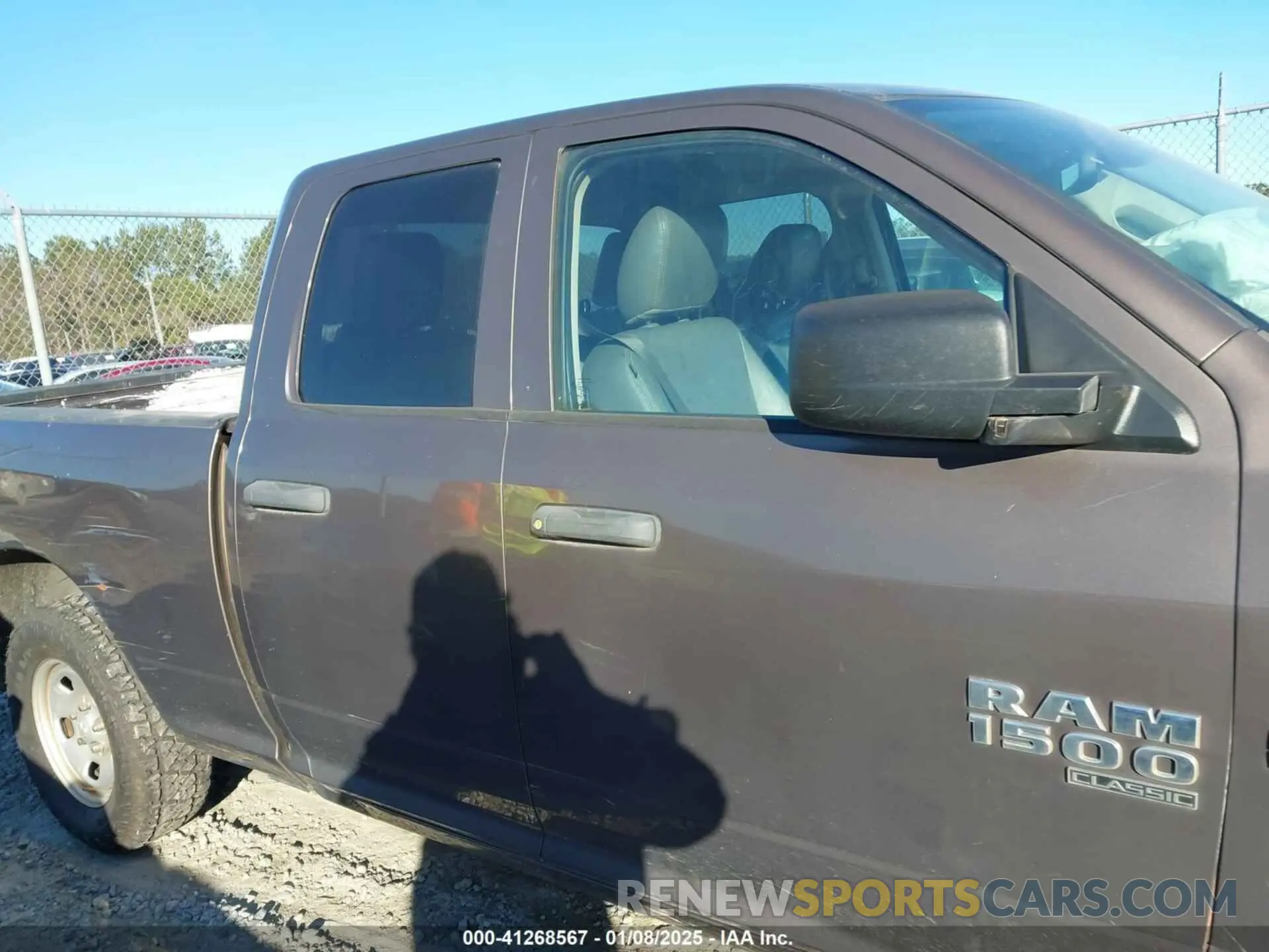 13 Photograph of a damaged car 1C6RR6FT3KS525697 RAM 1500 CLASSIC 2019