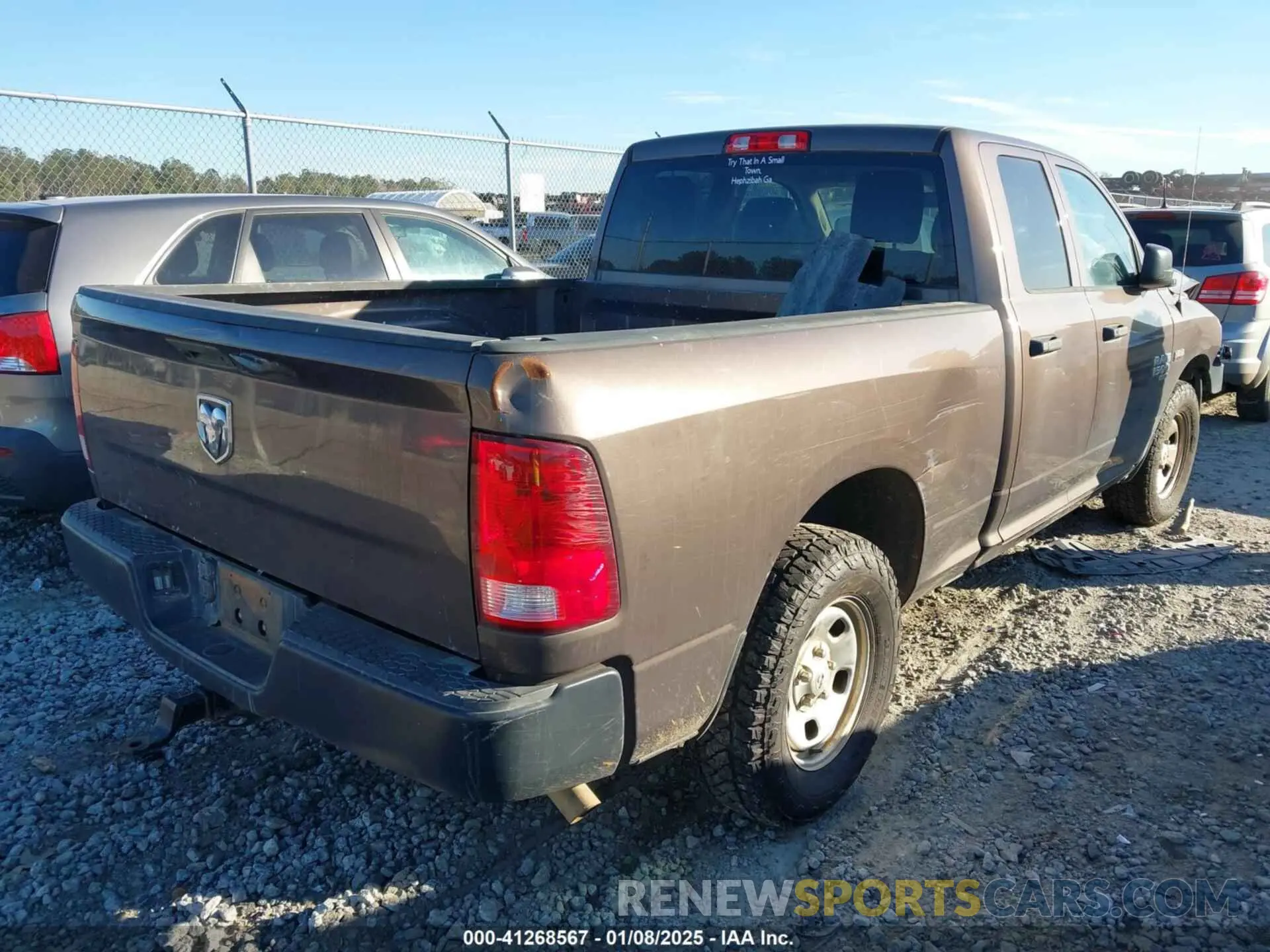 4 Photograph of a damaged car 1C6RR6FT3KS525697 RAM 1500 CLASSIC 2019