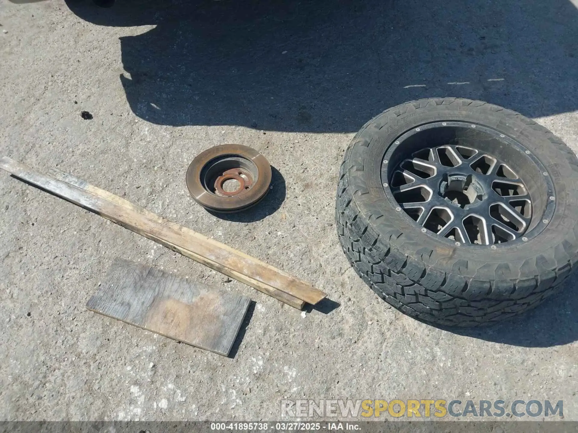 12 Photograph of a damaged car 1C6RR6FT3KS563110 RAM 1500 CLASSIC 2019
