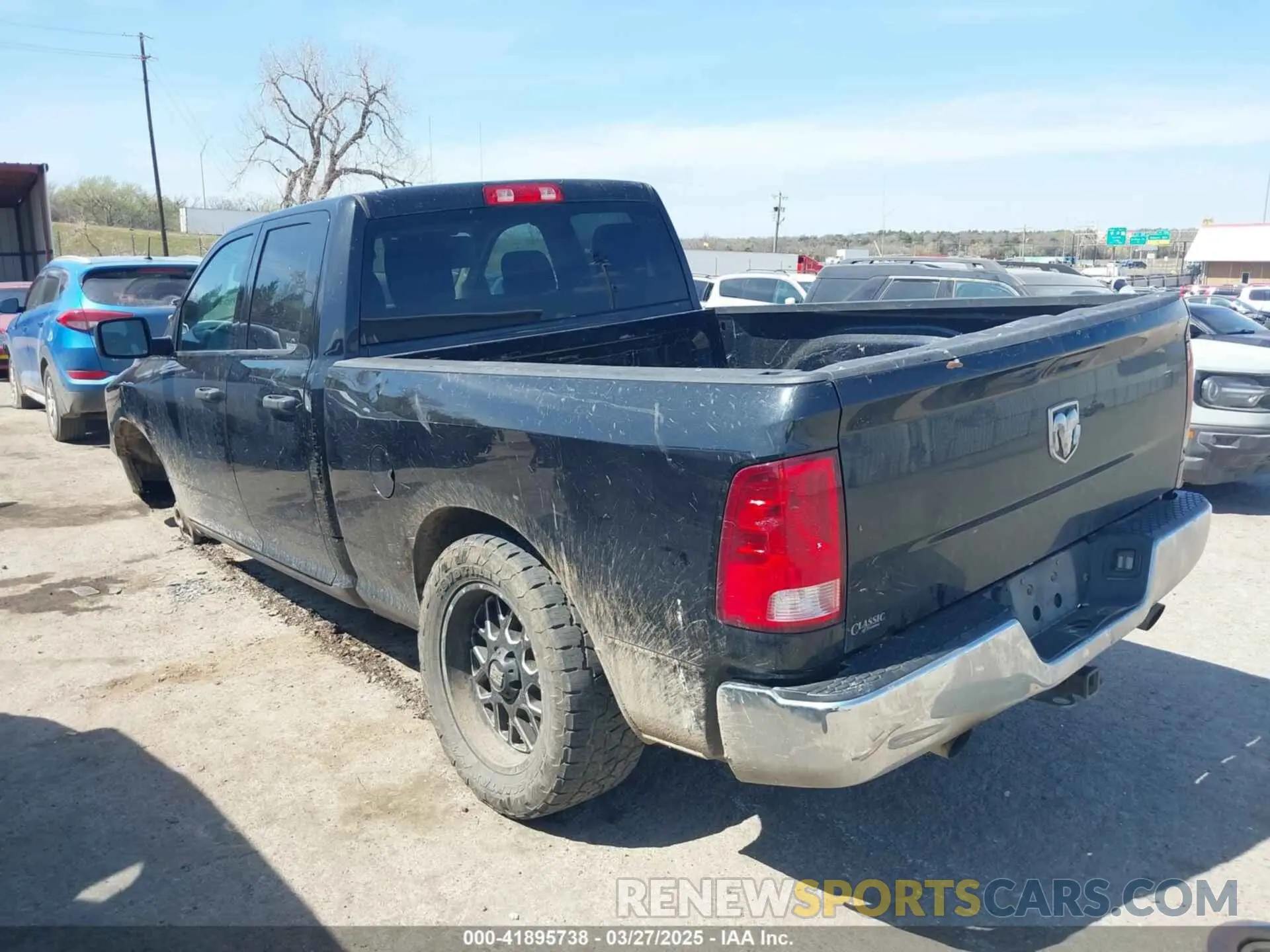 15 Photograph of a damaged car 1C6RR6FT3KS563110 RAM 1500 CLASSIC 2019