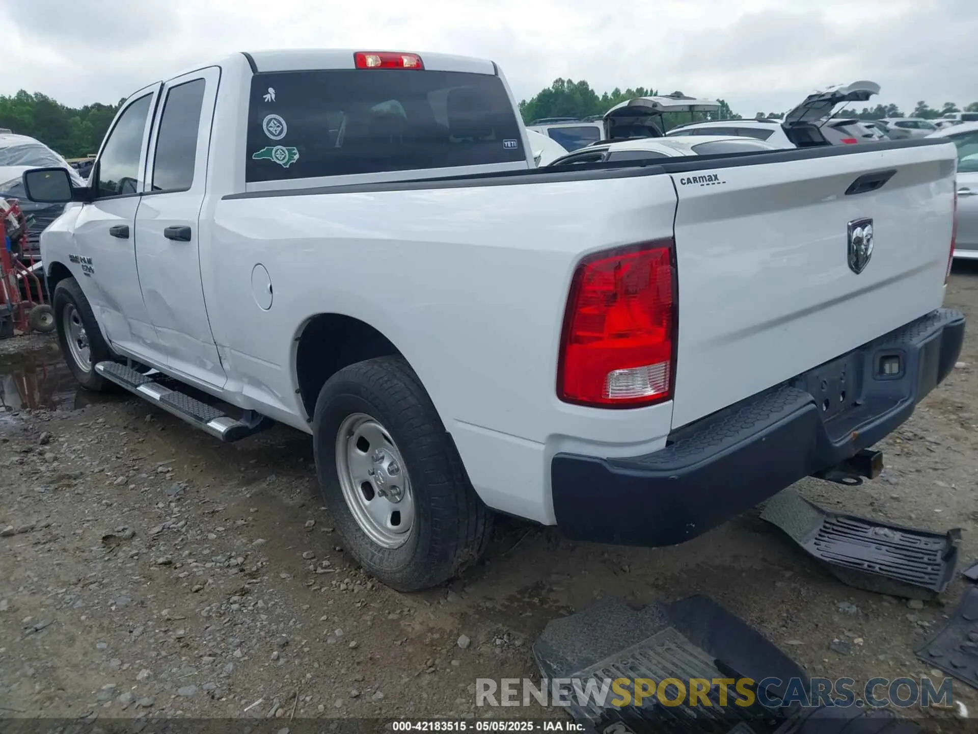 3 Photograph of a damaged car 1C6RR6FT5KS622433 RAM 1500 CLASSIC 2019