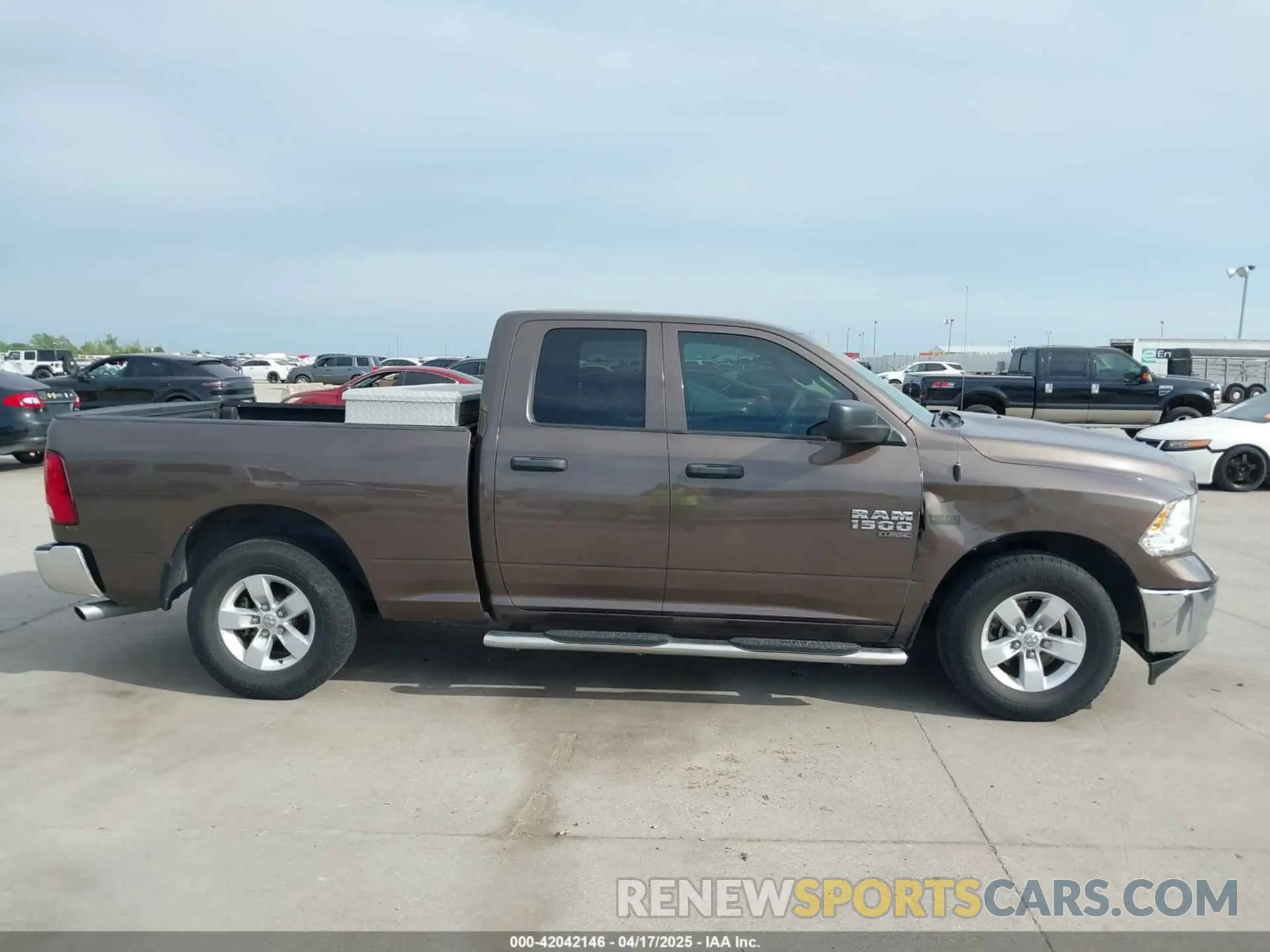 13 Photograph of a damaged car 1C6RR6FT6KS742077 RAM 1500 CLASSIC 2019