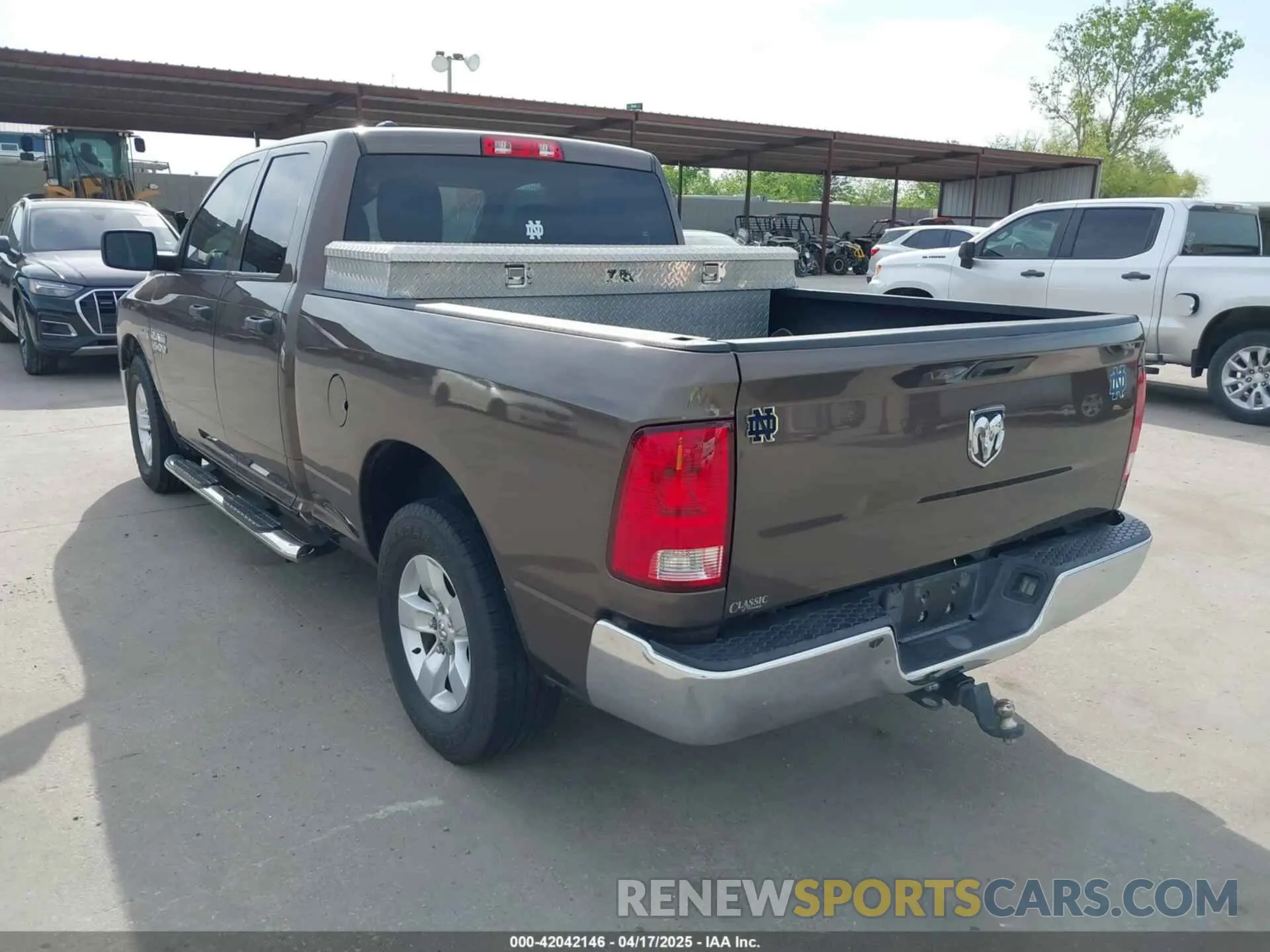 3 Photograph of a damaged car 1C6RR6FT6KS742077 RAM 1500 CLASSIC 2019
