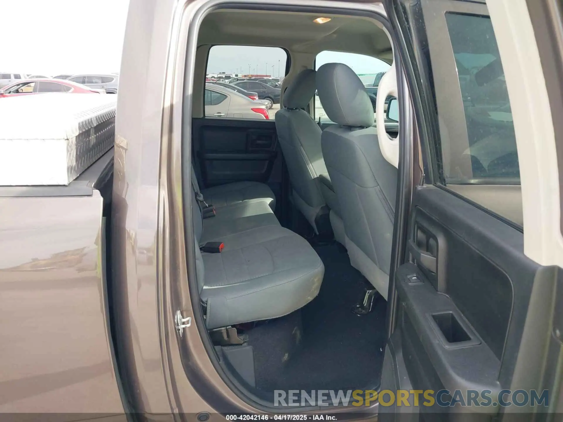 8 Photograph of a damaged car 1C6RR6FT6KS742077 RAM 1500 CLASSIC 2019