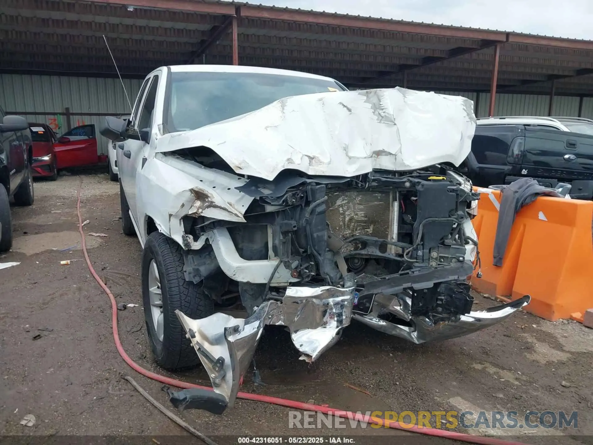 1 Photograph of a damaged car 1C6RR6FT7KS552546 RAM 1500 CLASSIC 2019
