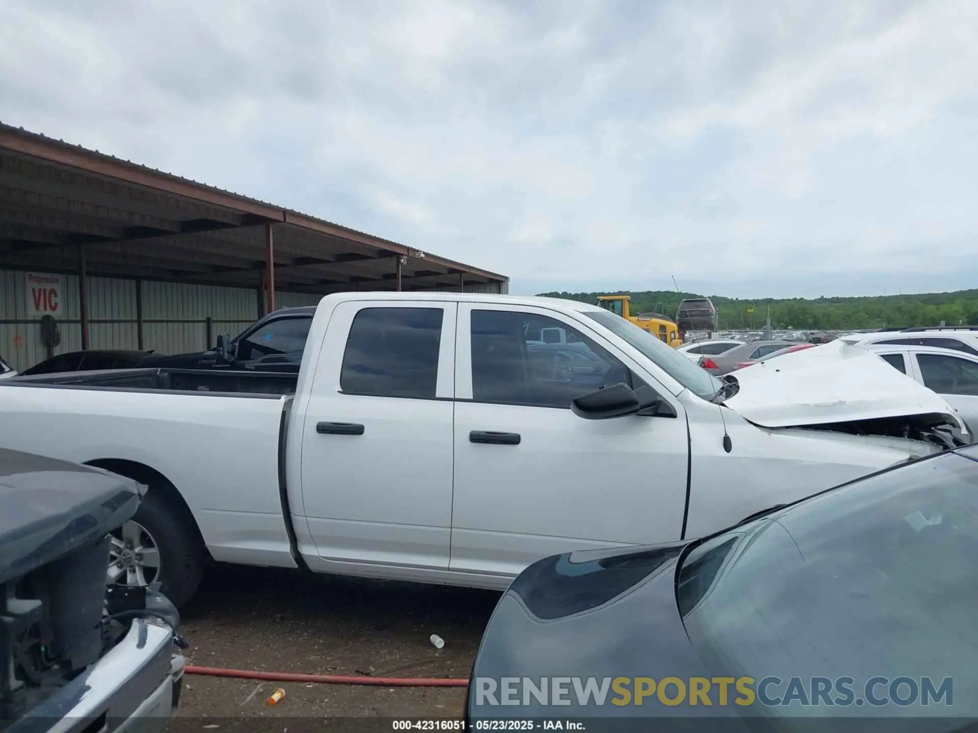 13 Photograph of a damaged car 1C6RR6FT7KS552546 RAM 1500 CLASSIC 2019