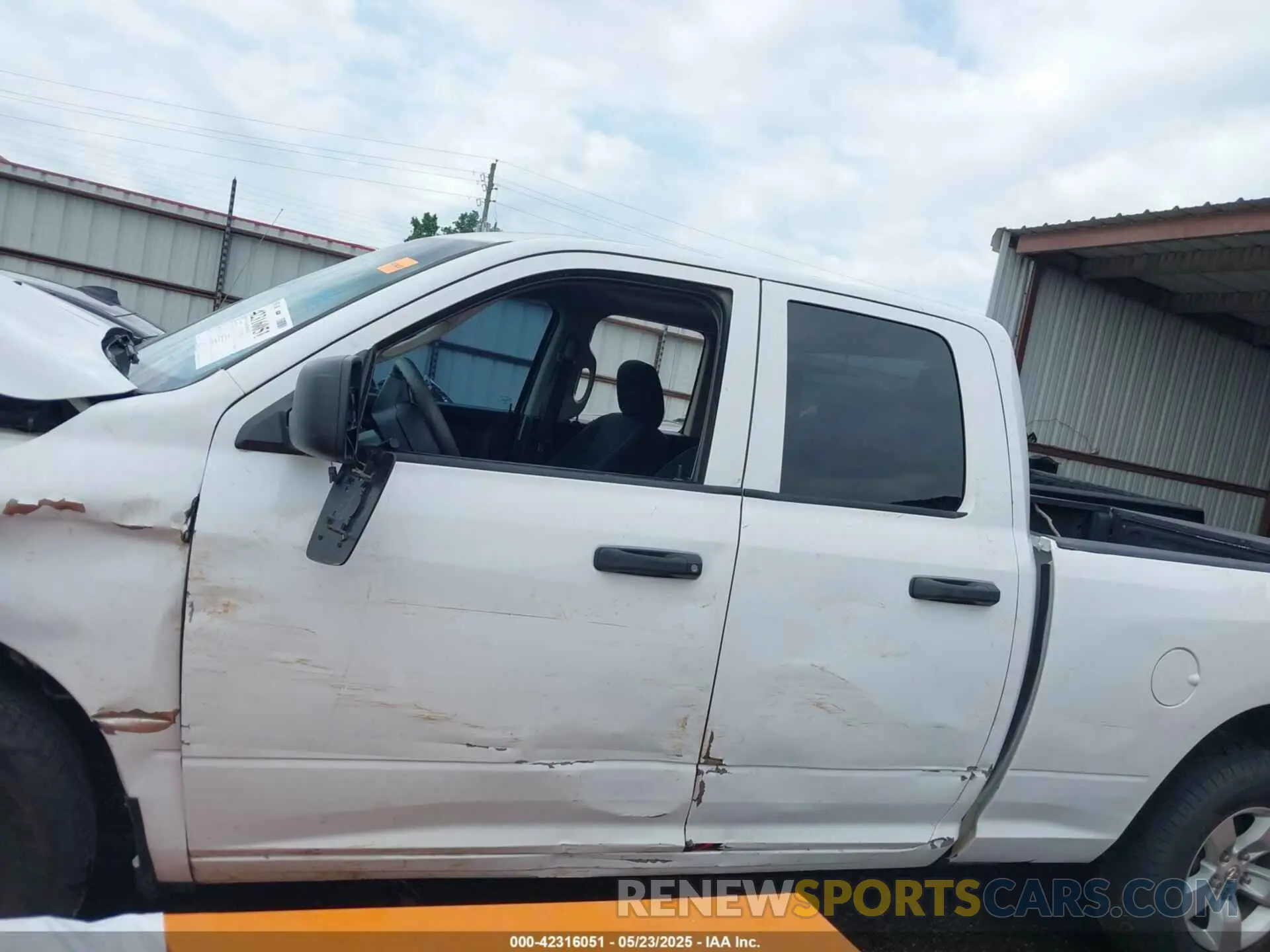 19 Photograph of a damaged car 1C6RR6FT7KS552546 RAM 1500 CLASSIC 2019