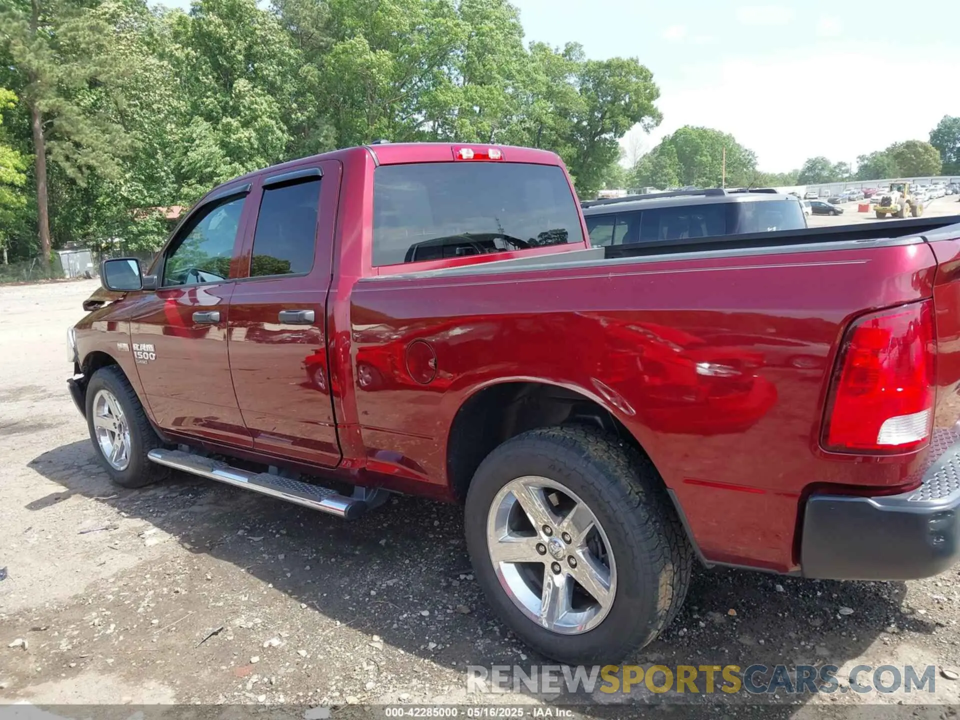14 Photograph of a damaged car 1C6RR6FTXKS699962 RAM 1500 CLASSIC 2019