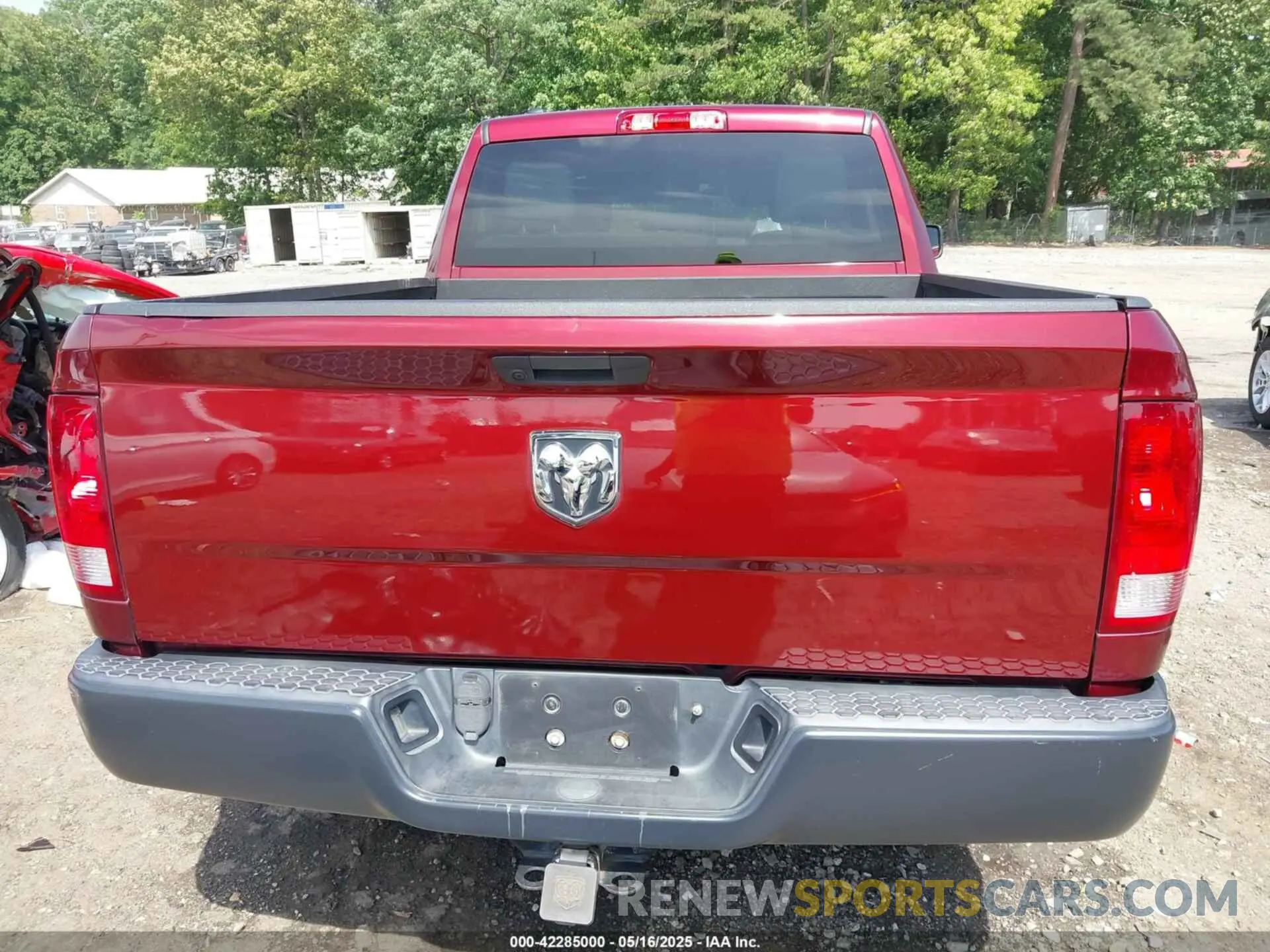 16 Photograph of a damaged car 1C6RR6FTXKS699962 RAM 1500 CLASSIC 2019
