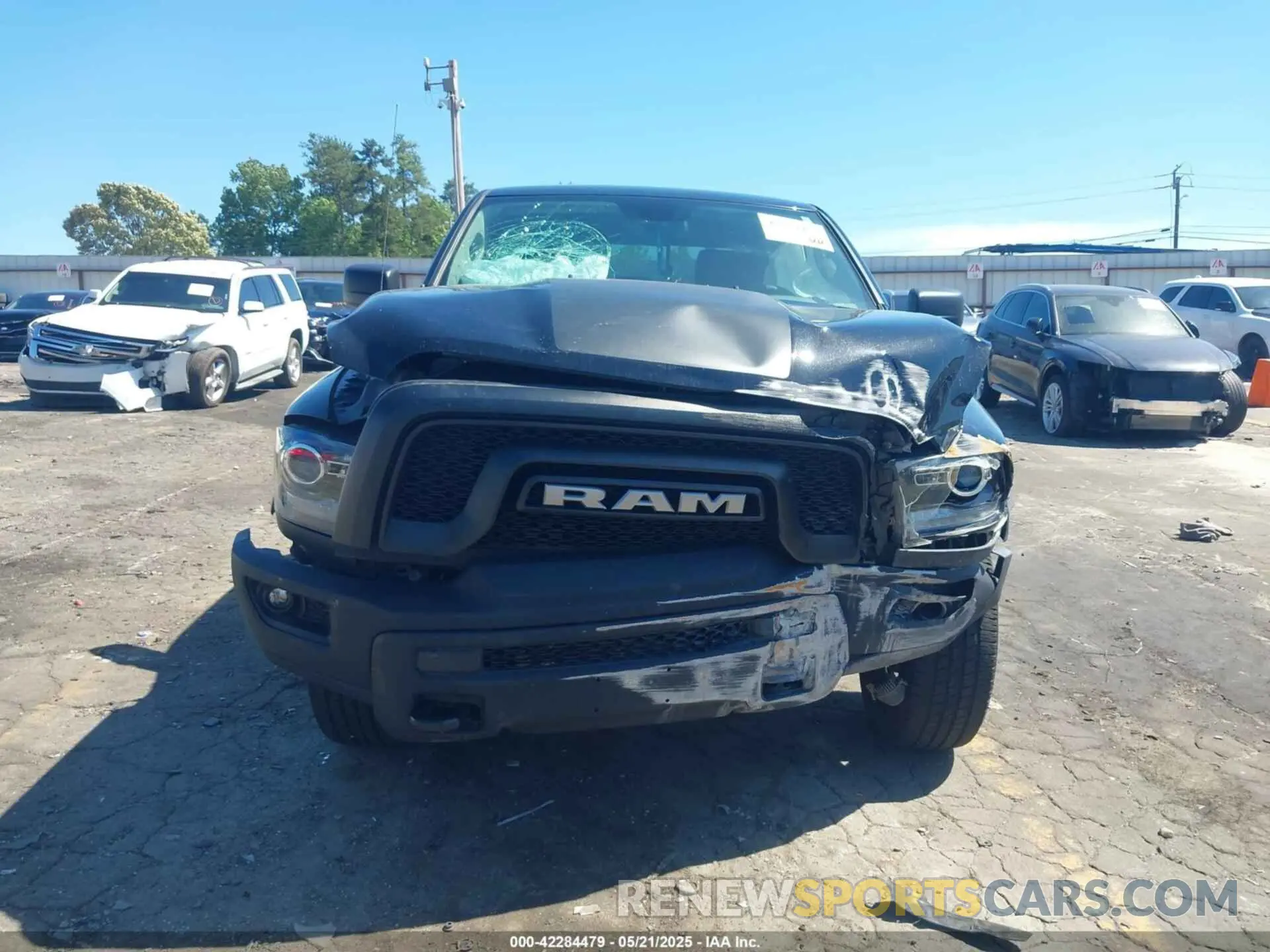12 Photograph of a damaged car 1C6RR6GTXKS732022 RAM 1500 CLASSIC 2019