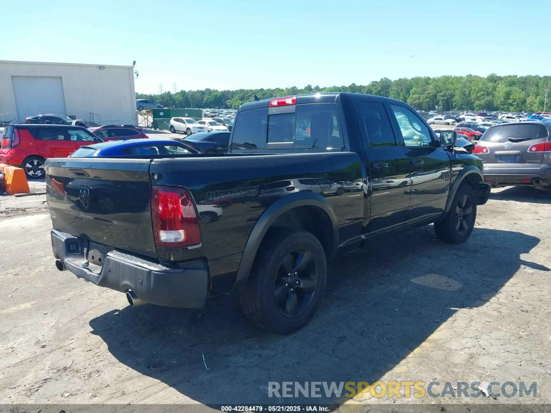 4 Photograph of a damaged car 1C6RR6GTXKS732022 RAM 1500 CLASSIC 2019