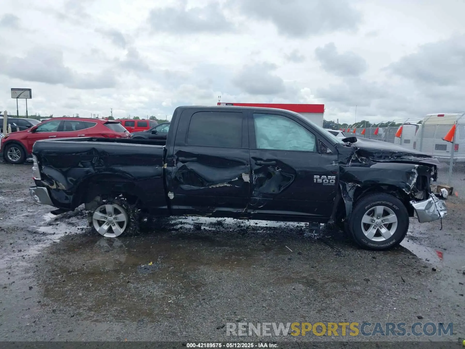 13 Photograph of a damaged car 1C6RR6KG5KS726803 RAM 1500 CLASSIC 2019